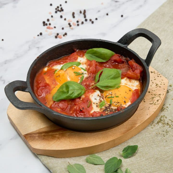 KH Khast Cast Iron Gratin Dish with Wooden Tray 12cm