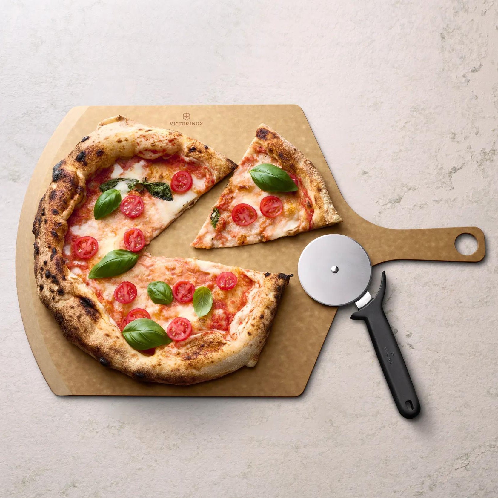 Victorinox Pizza Wheel Black 18.5cm
