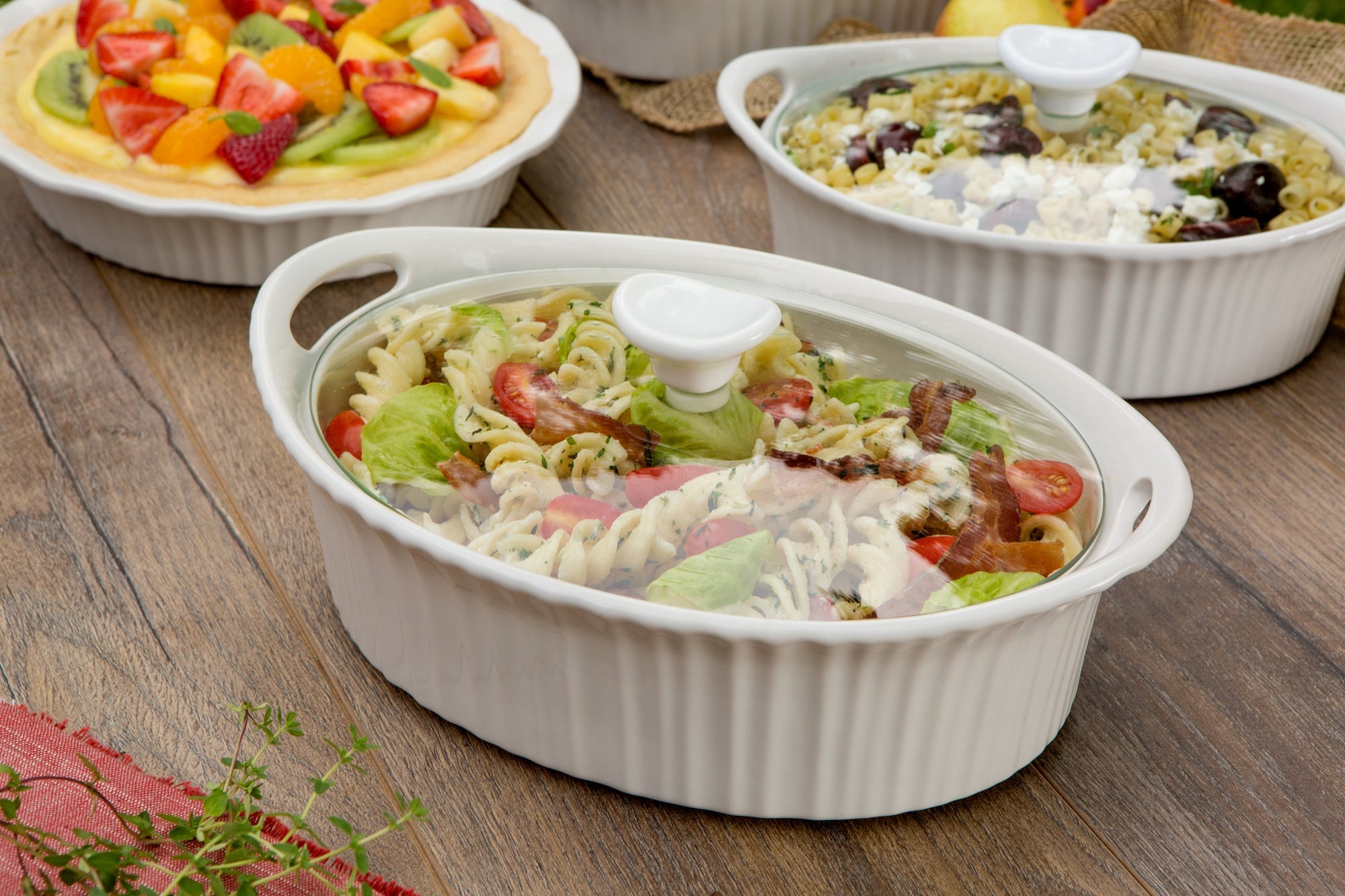 Corningware French White Oval Casserole Dish with Lid (2.35L)