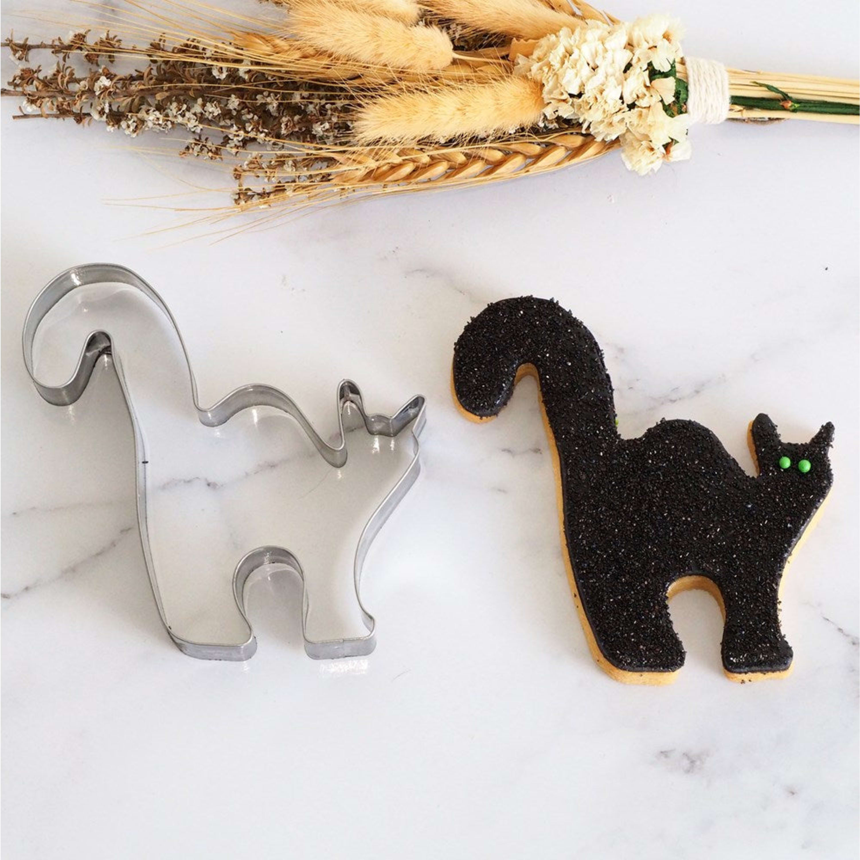 Sweet Themes Cat Cookie Cutter