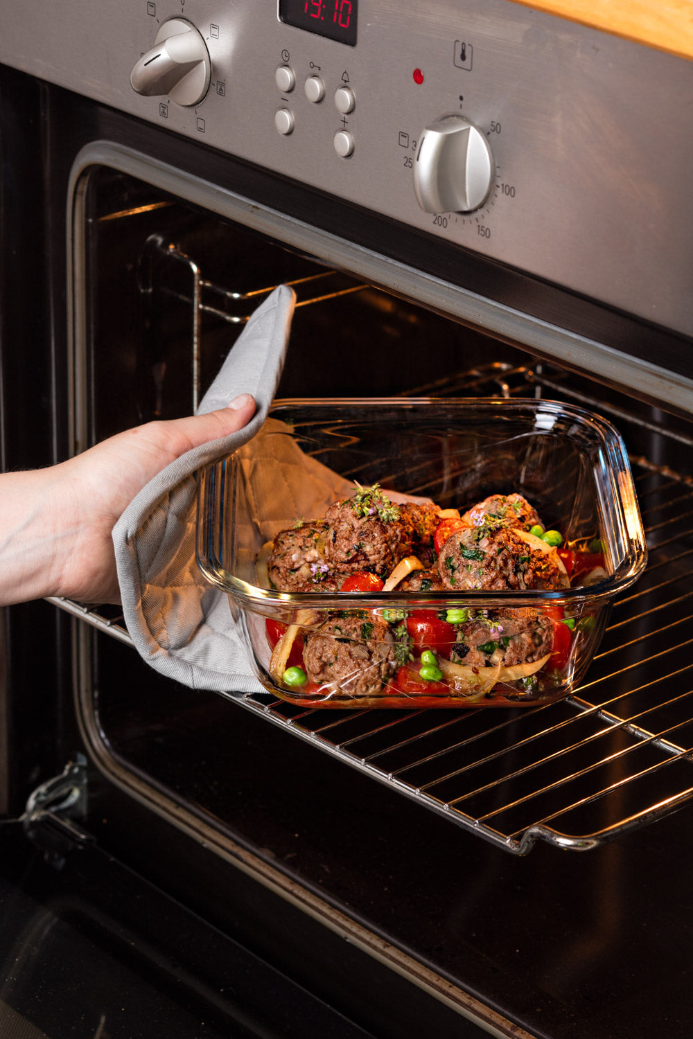 Pyrex Cook & Go Square Container (1.9L)