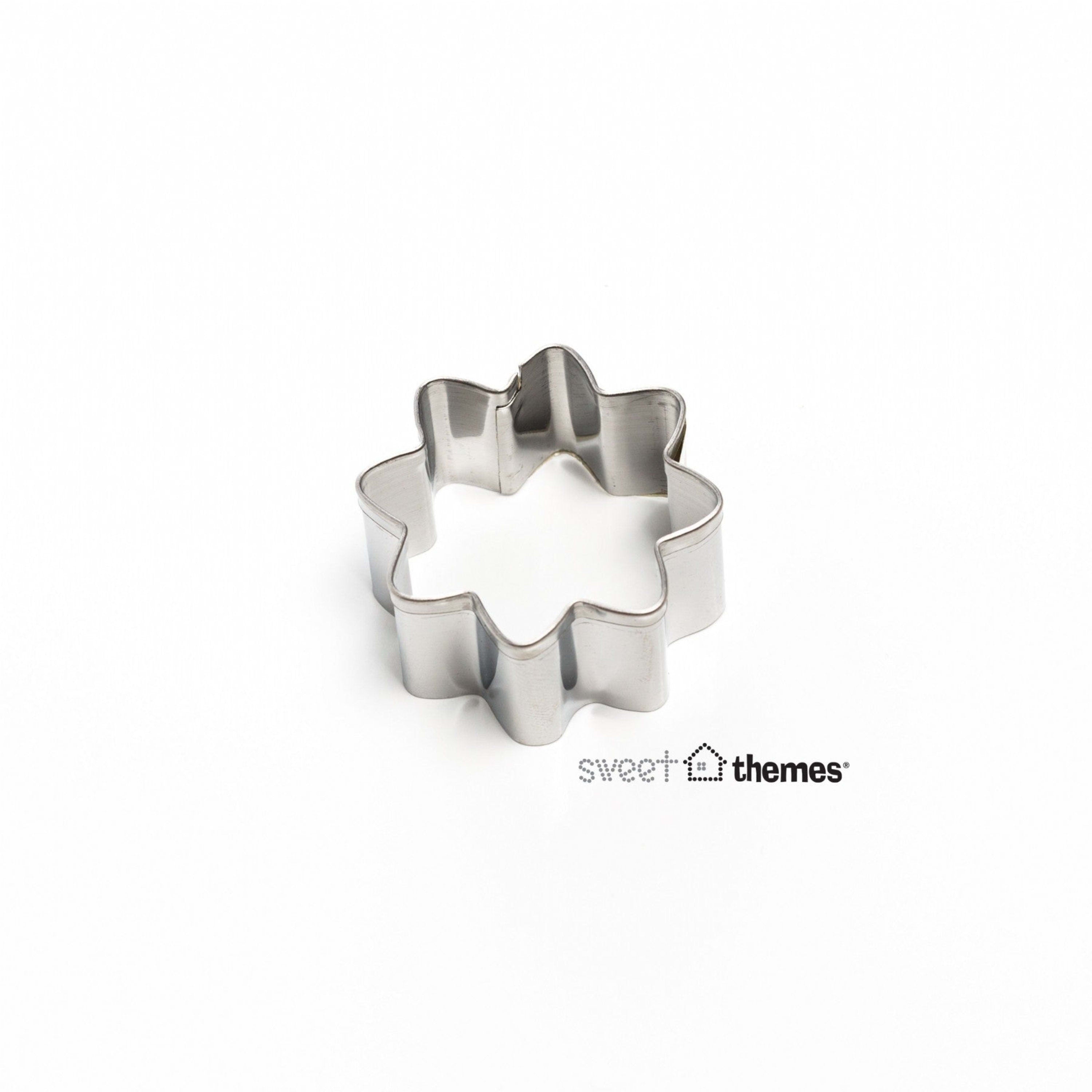 Sweet Themes Mini Daisy Cookie Cutter