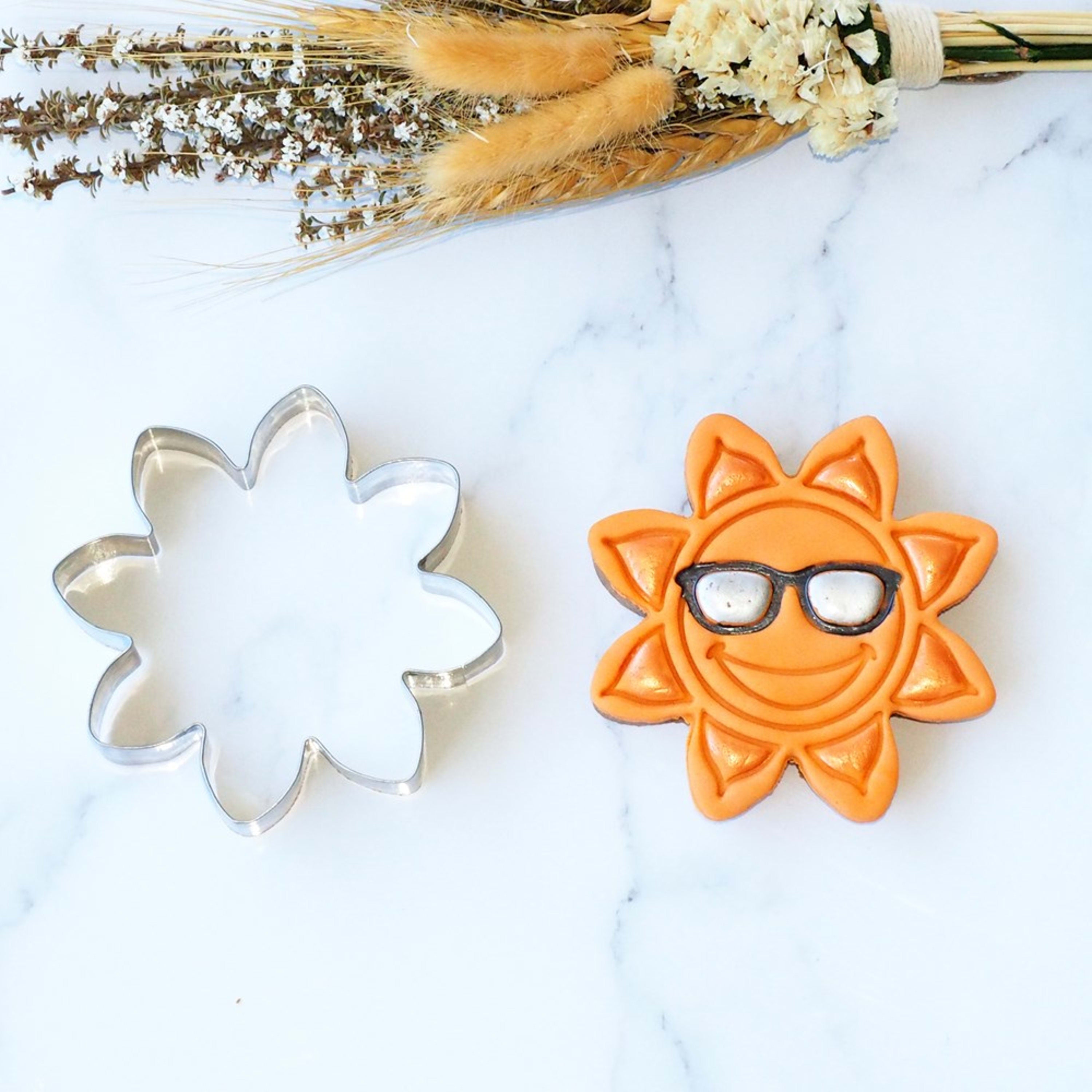 Sweet Themes Daisy or Sun Cookie Cutter