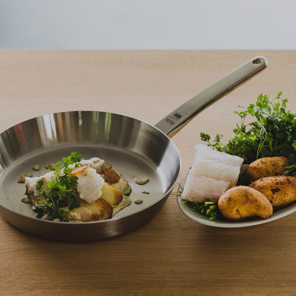 Elo Premium Stainless Steel Frypan with Oil Dosing System – 28cm