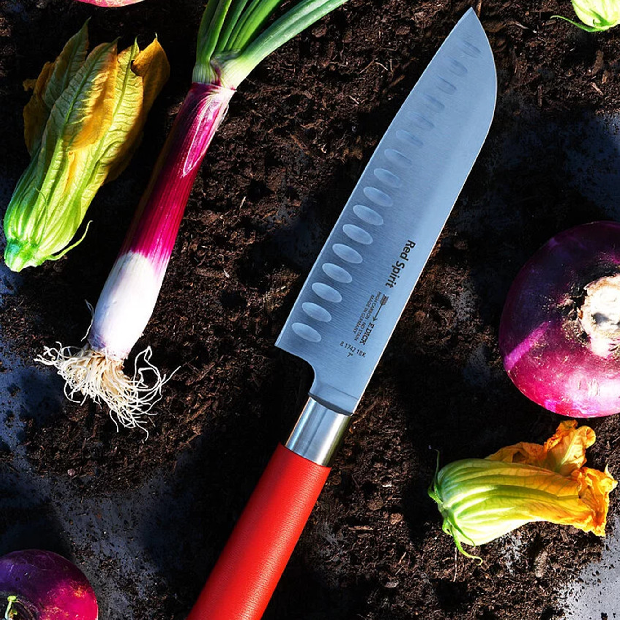 F.Dick Red Spirit Santoku Kullenschliff, 18cm, C&C/P