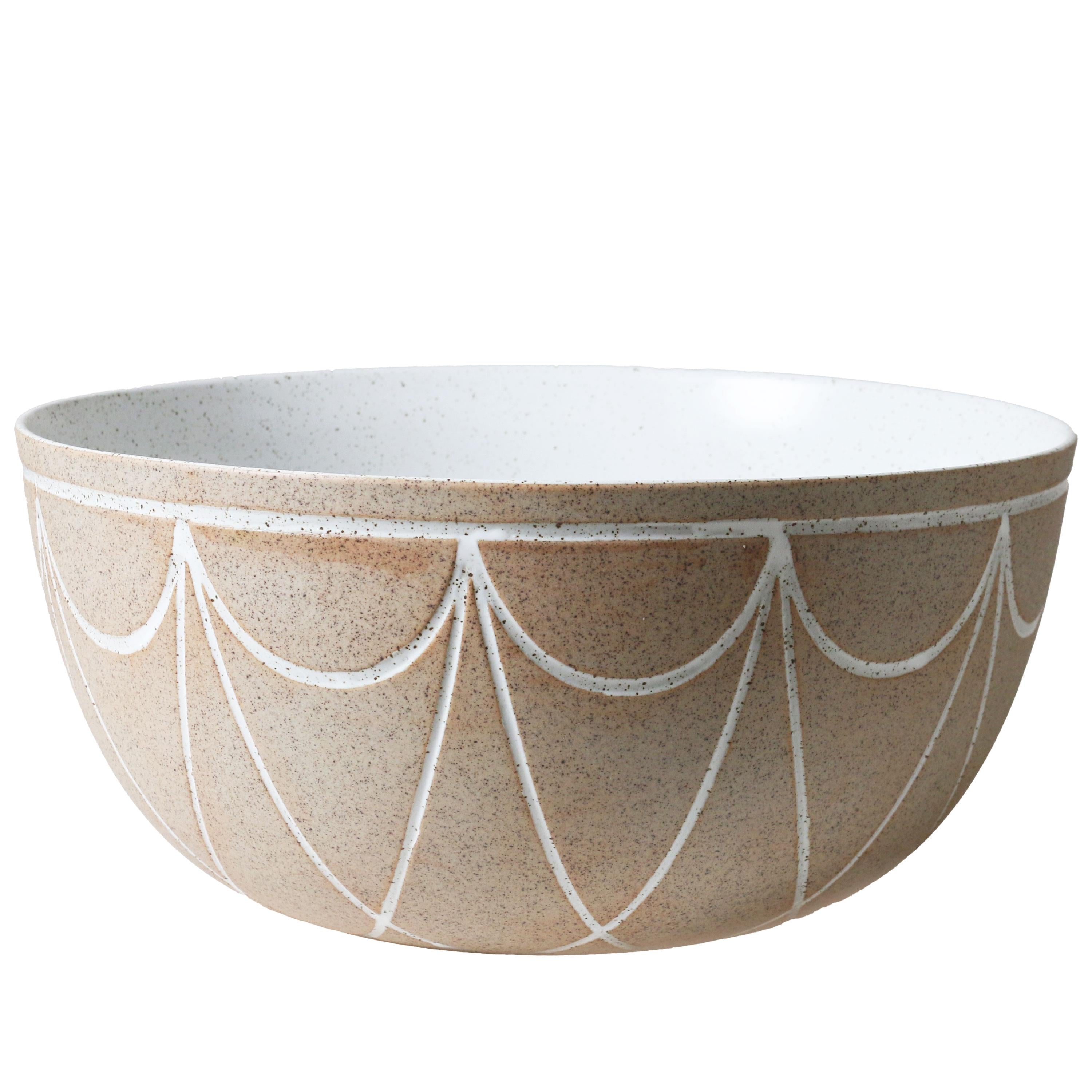 Robert Gordon Natural Entertainer Large Bowl with Etching
