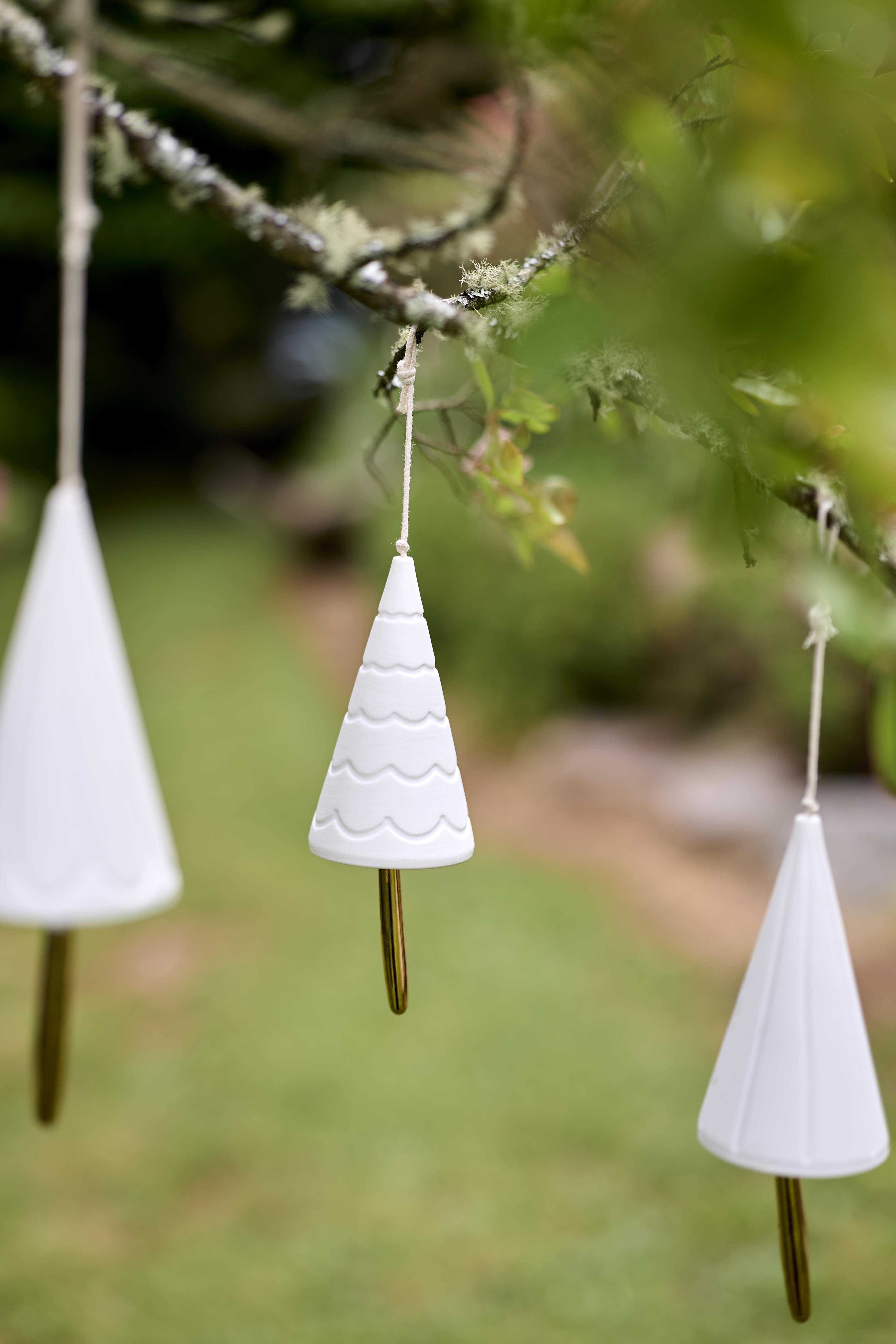 Robert Gordon Prancer Hanging Christmas Tree Bells - White with Gold
