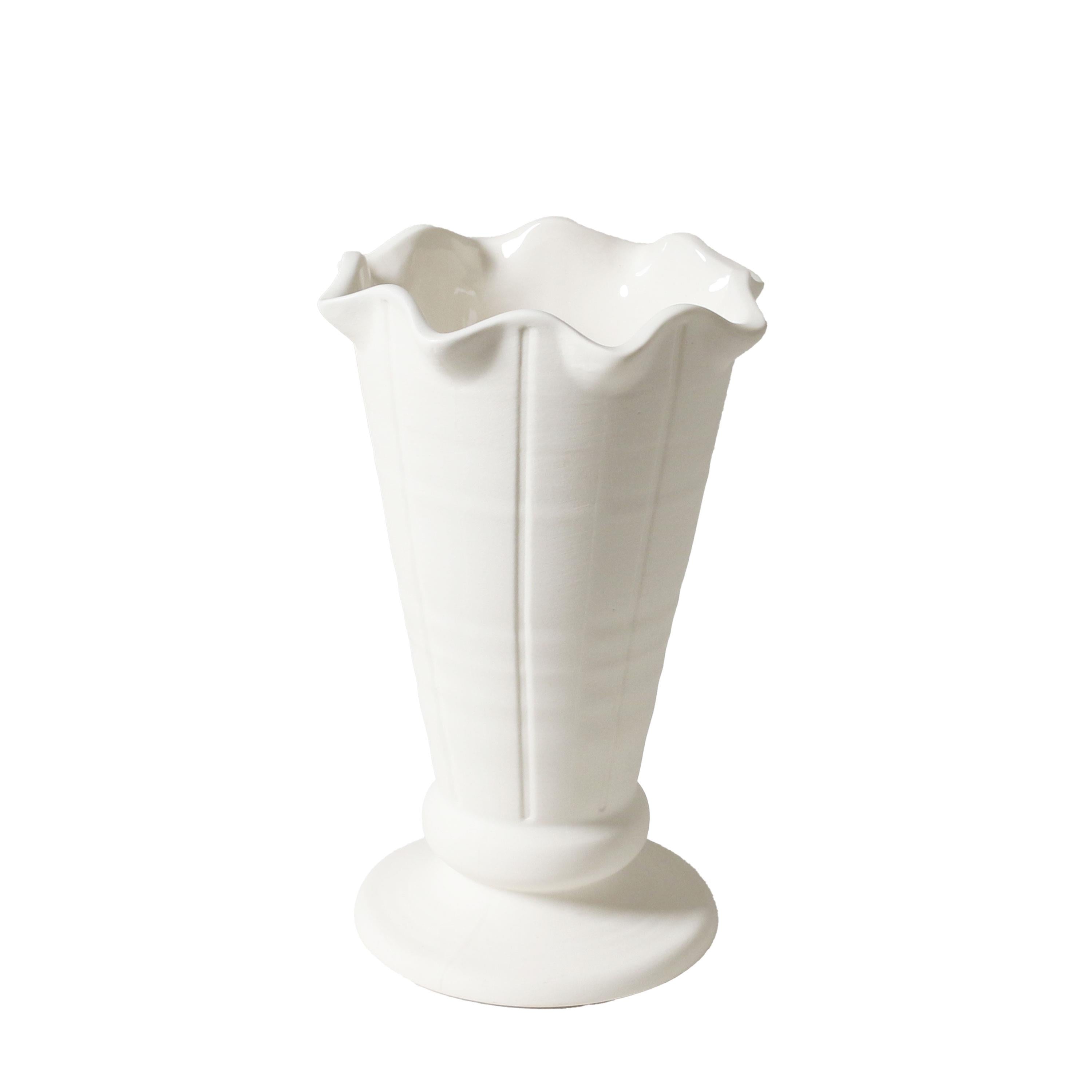 Robert Gordon Trophy Life Violet Vase - Vintage White