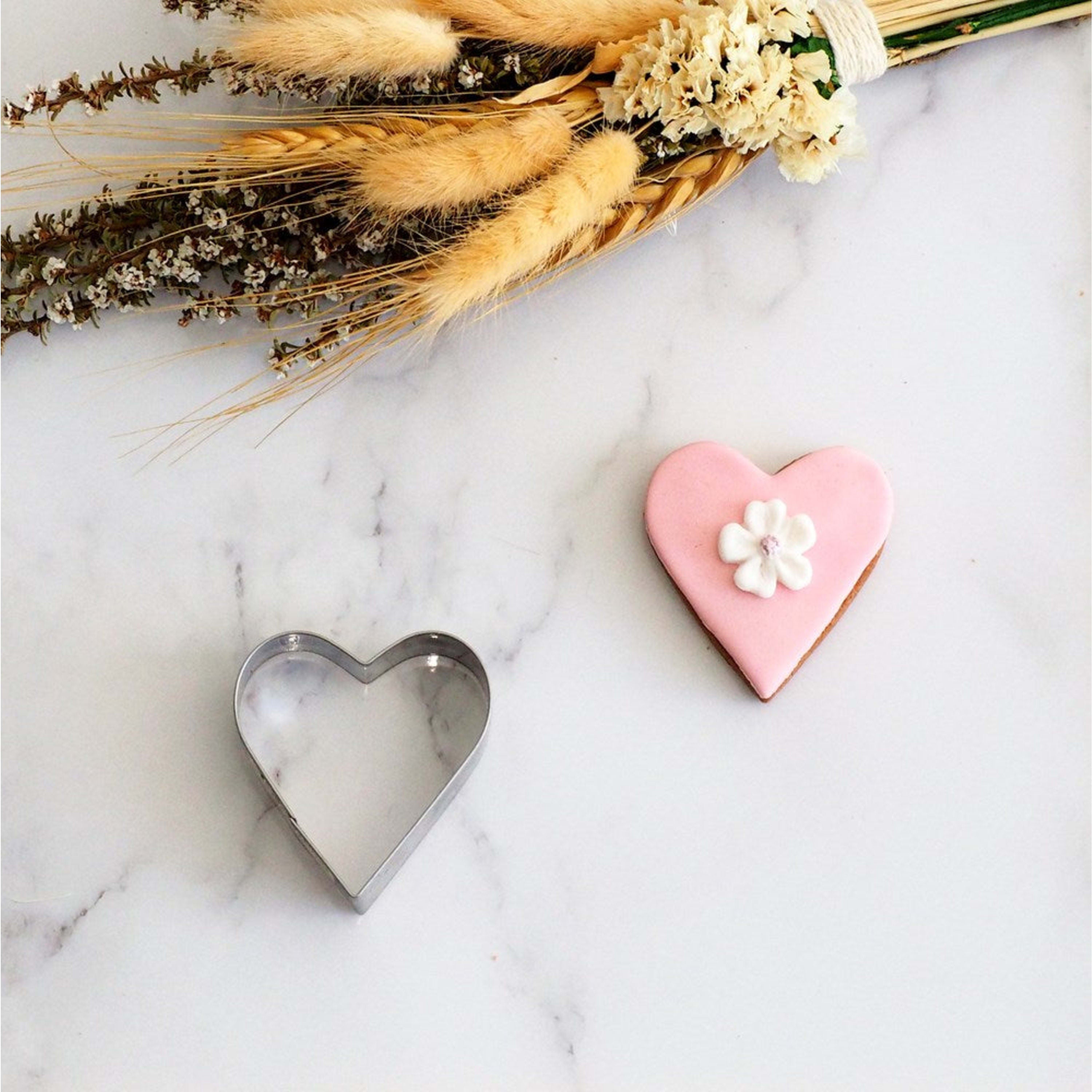 Sweet Themes Small Heart 5cm Cookie Cutter