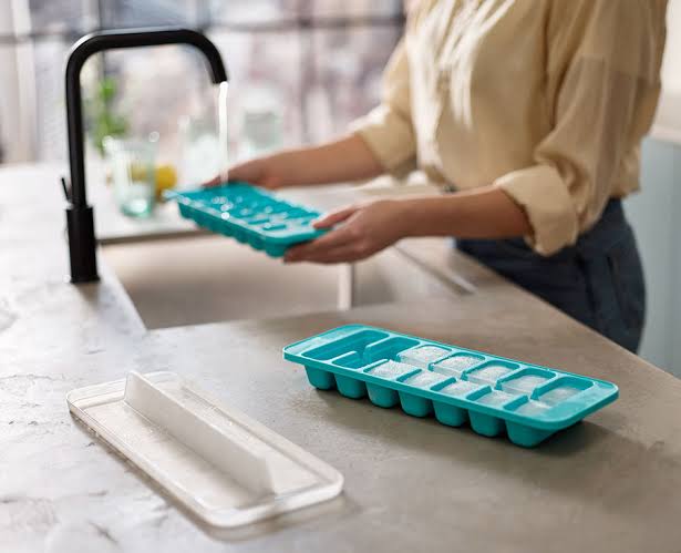 Joseph Joseph Flow Easy-Fill Ice-Cube Tray (2-Pack)