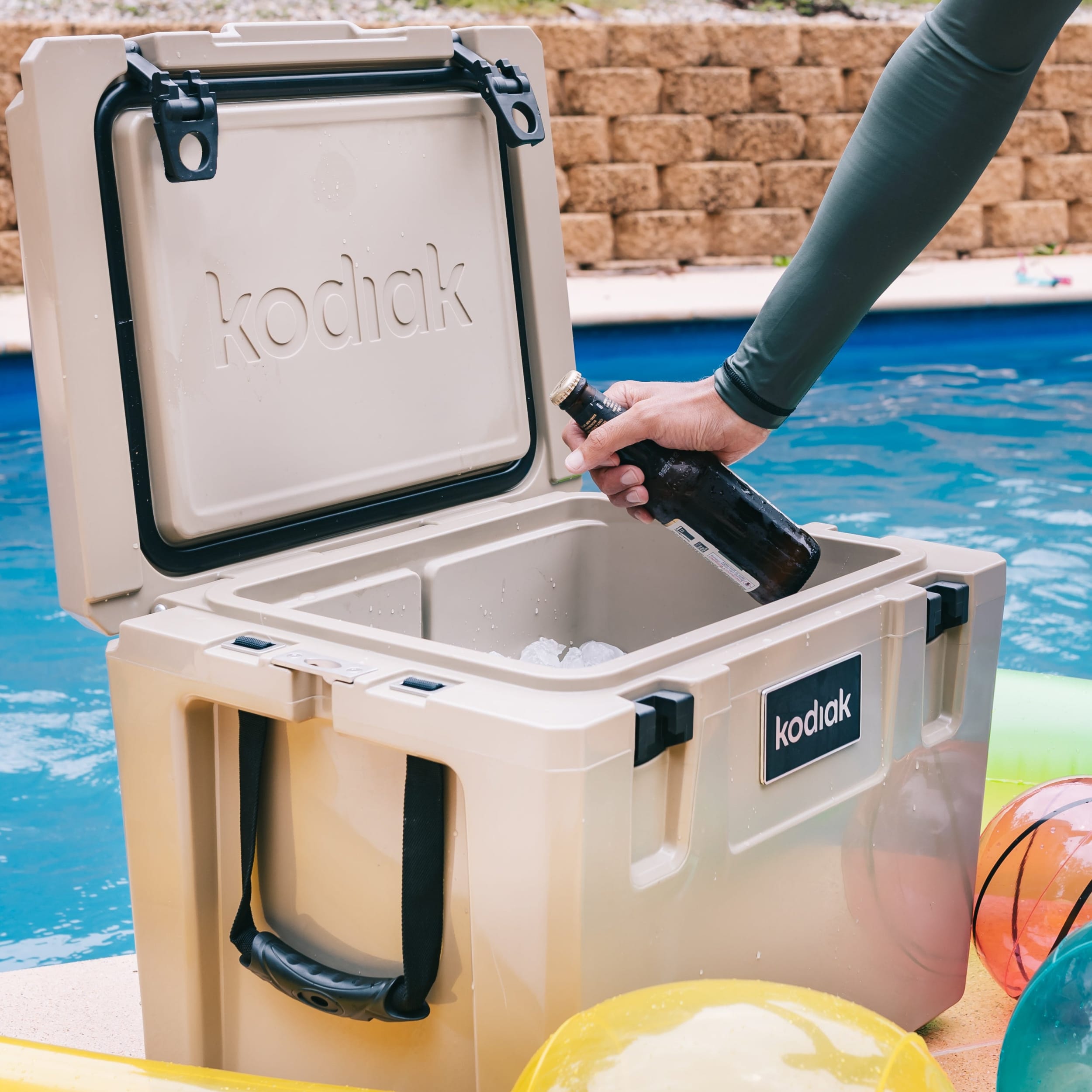 Kodiak Hard Cooler 32L White