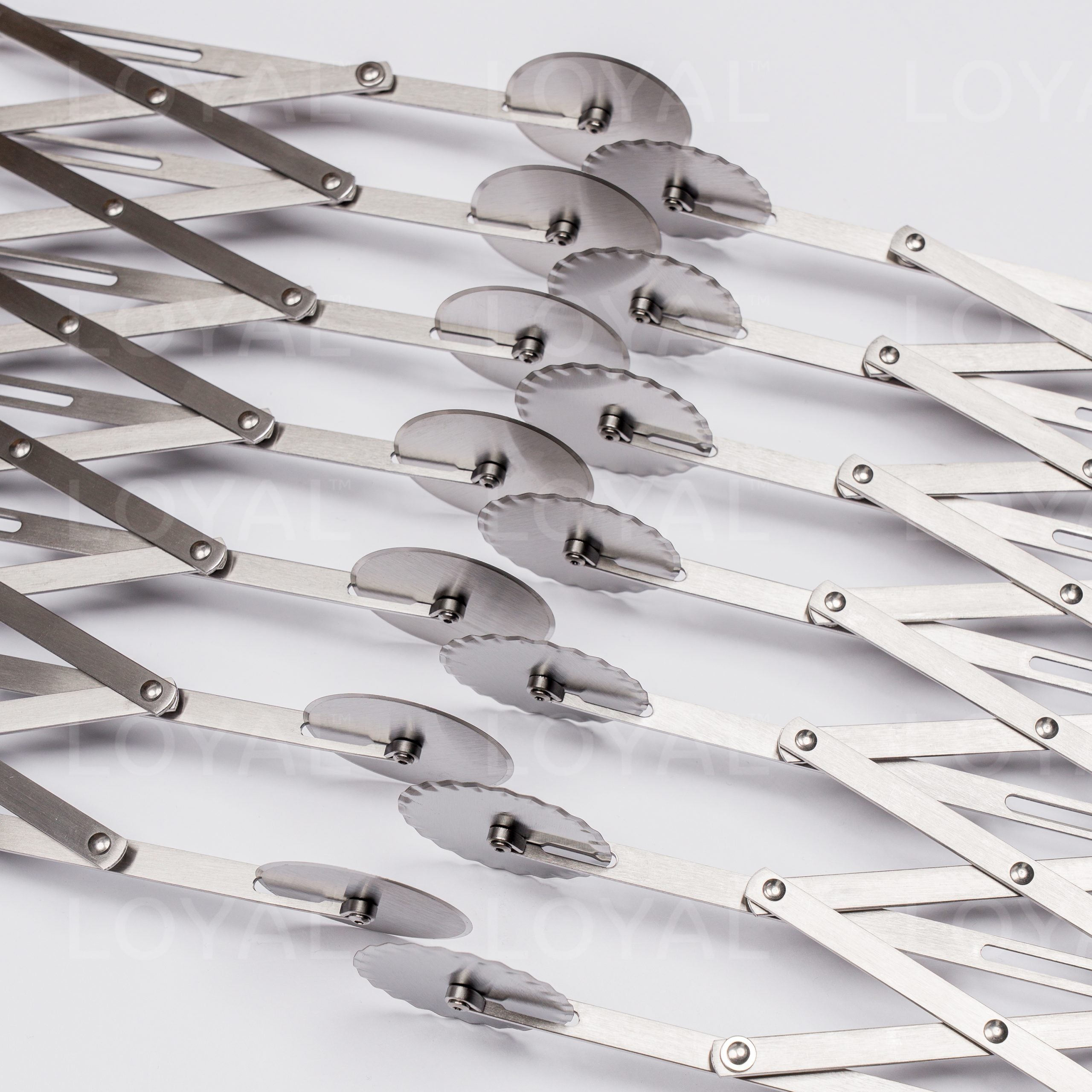 LOYAL Expandable Dough Divider Cutter Fluted 7 Wheel