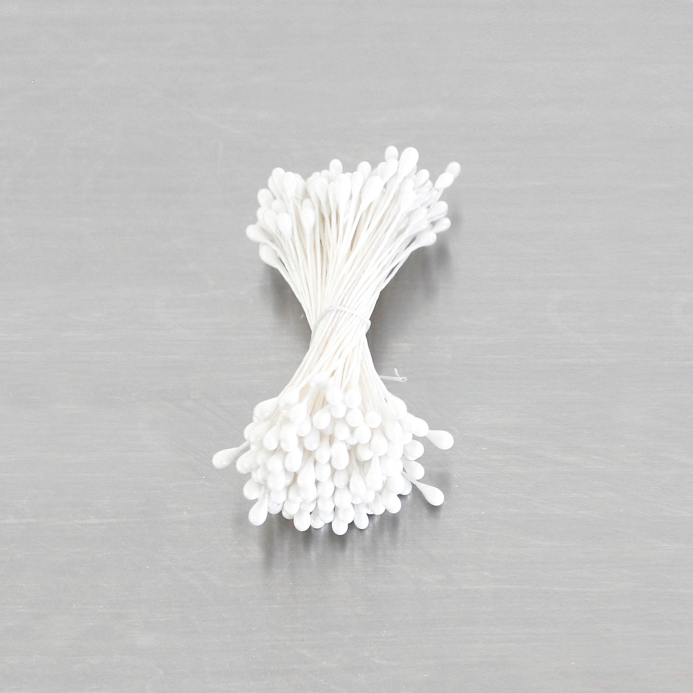LOYAL Floral Stamens Pearl White Round Medium