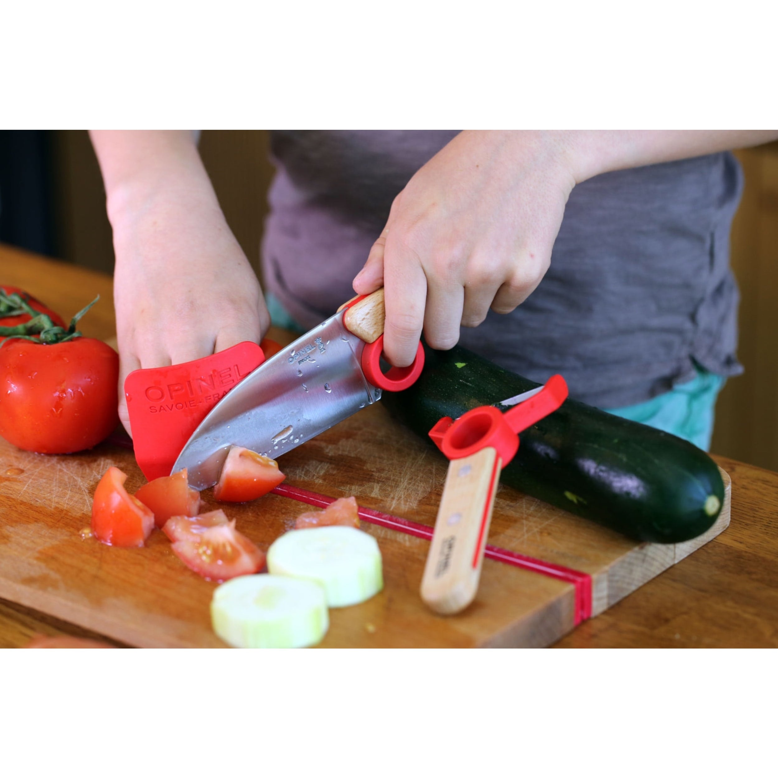 Opinel Le Petit Chef Knife & Finger Guard 2 Piece Set Red