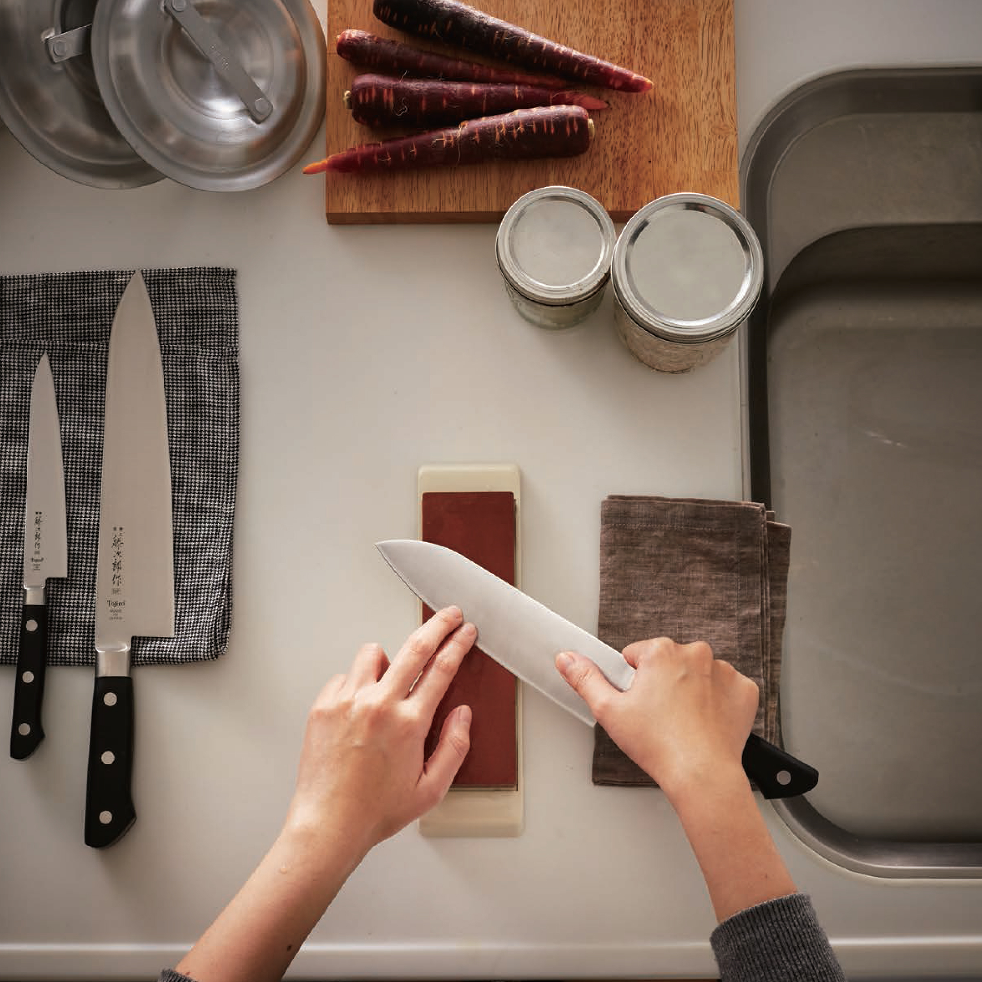 Tojiro DP 3-Layer Series Chef Knife, 24cm