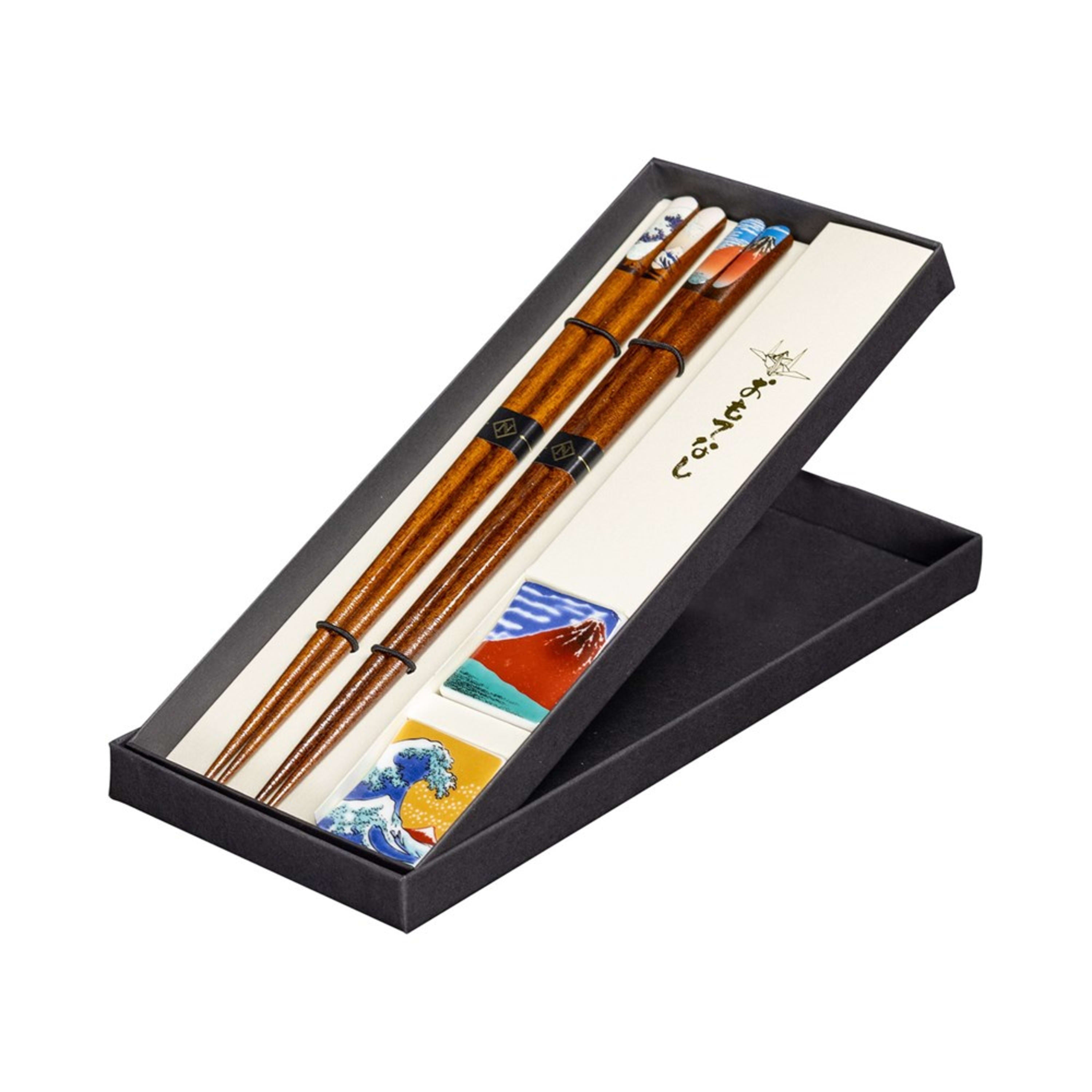 Omotenashi Nami 4 Piece Chopstick & Chopstick Rest Set