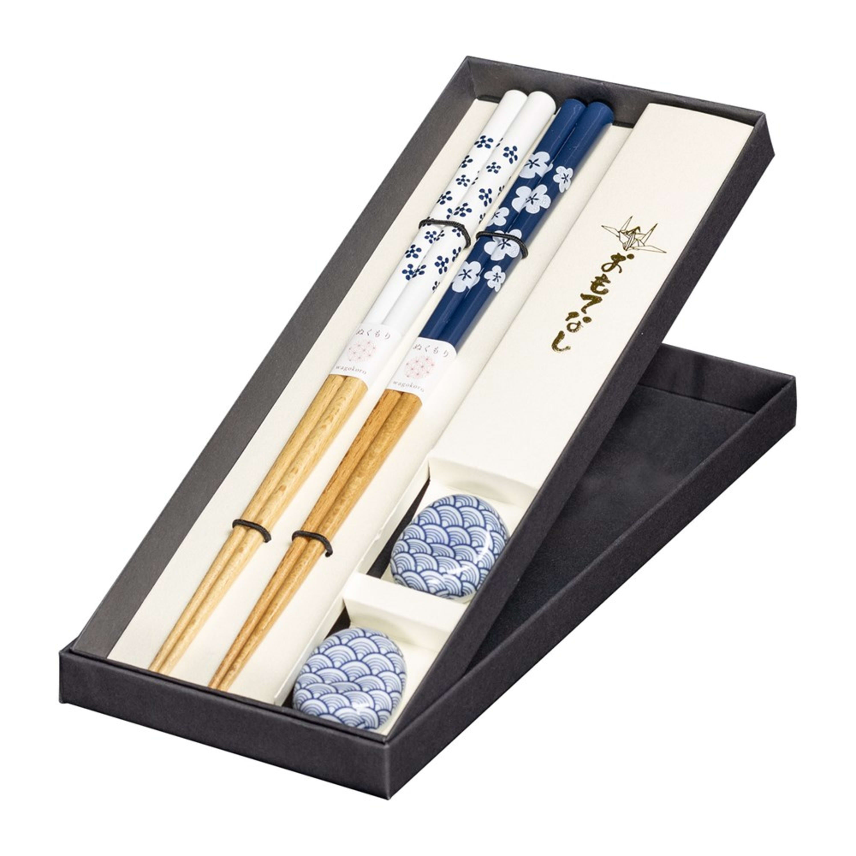 Omotenashi Ume 4 Piece Chopstick & Chopstick Rest Set