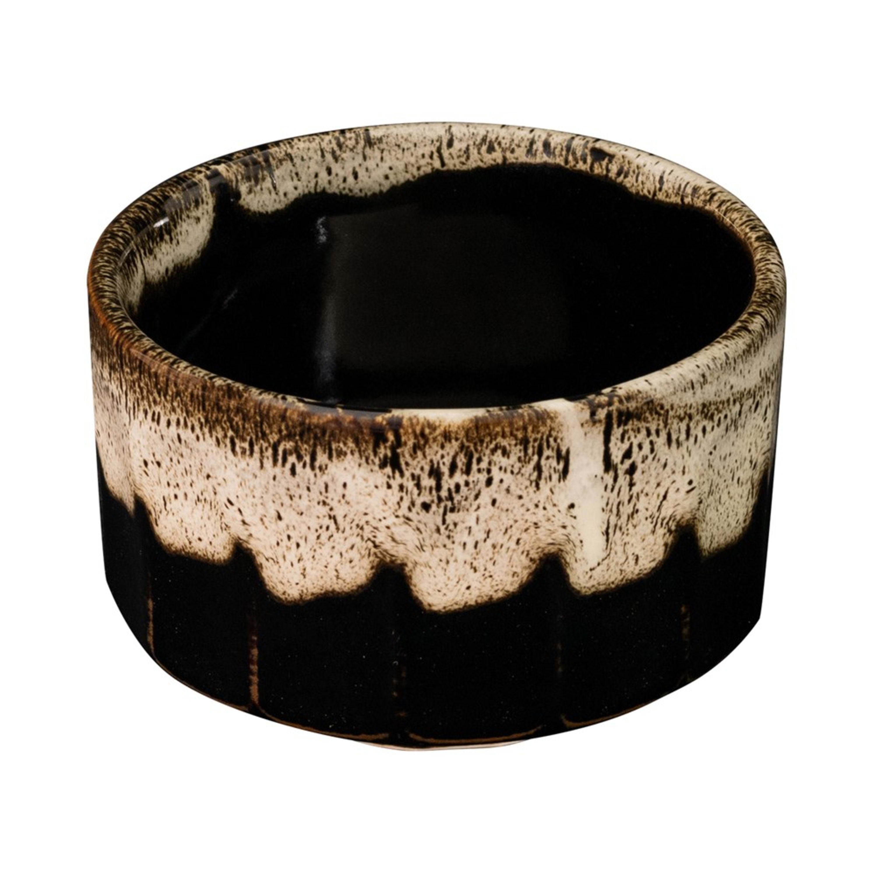 Omotenashi Kaku Matcha Bowl - White & Black 11x7.5cm