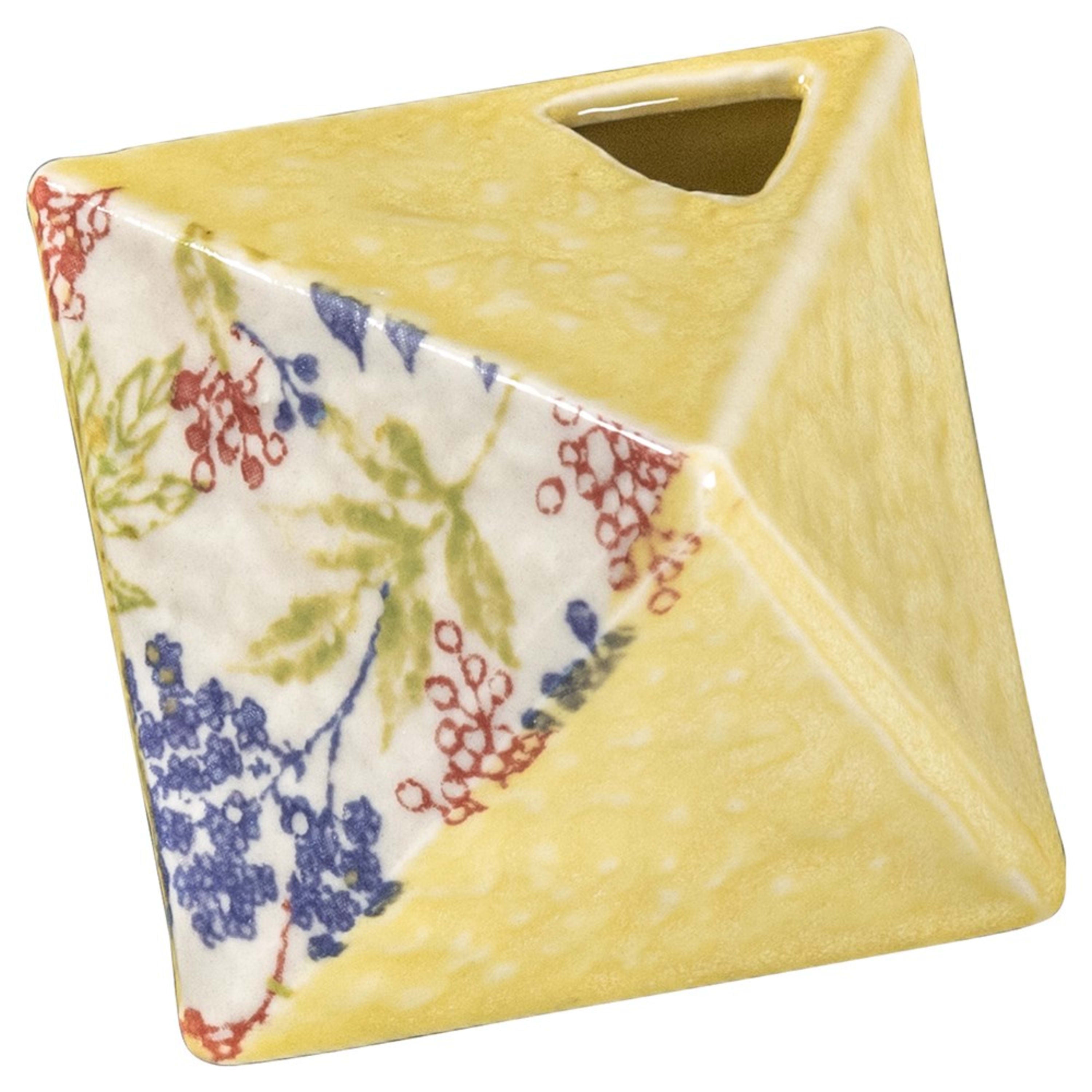 Omotenashi Triangle Vase 7x7x7cm - Yellow