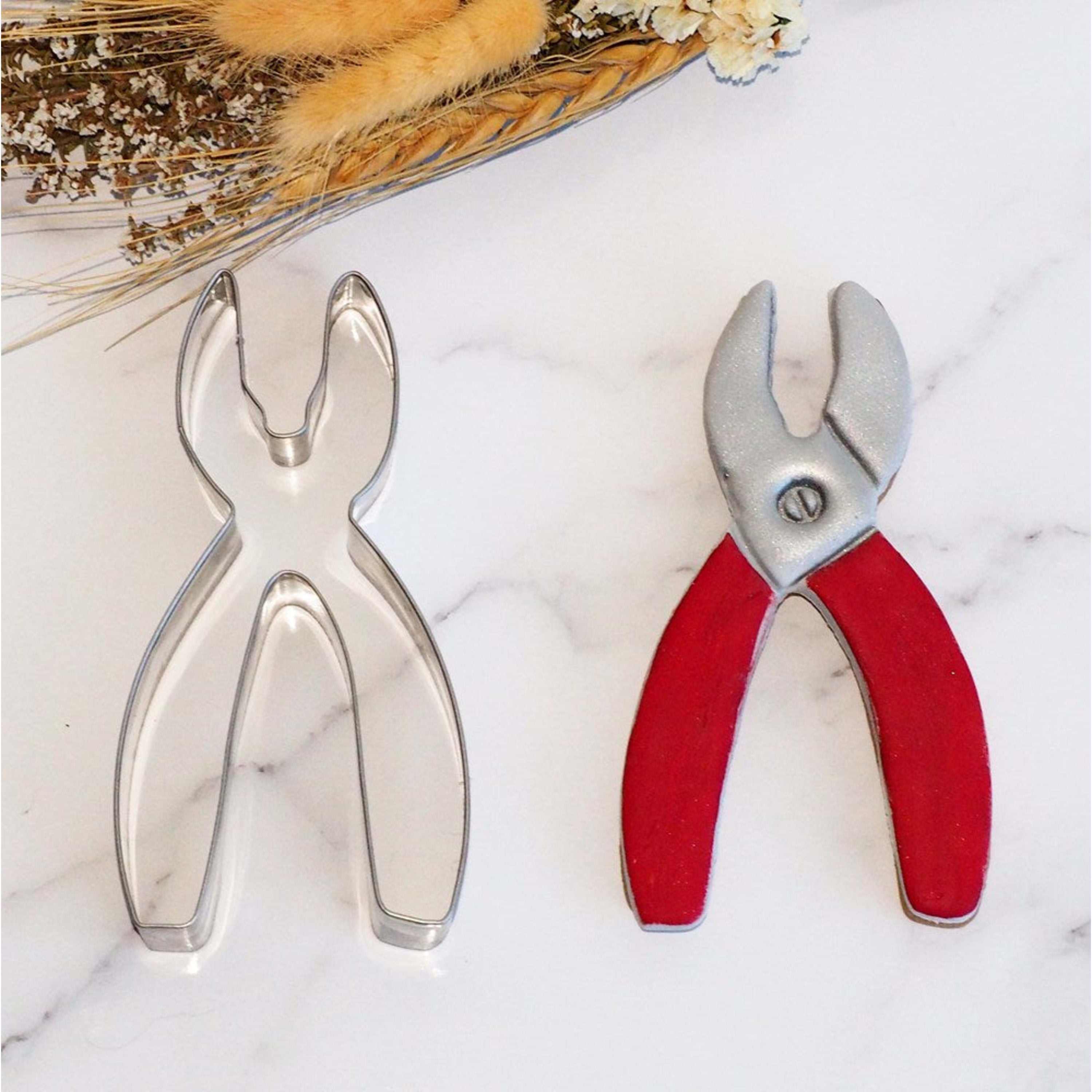 Sweet Themes Pliers Cookie Cutter