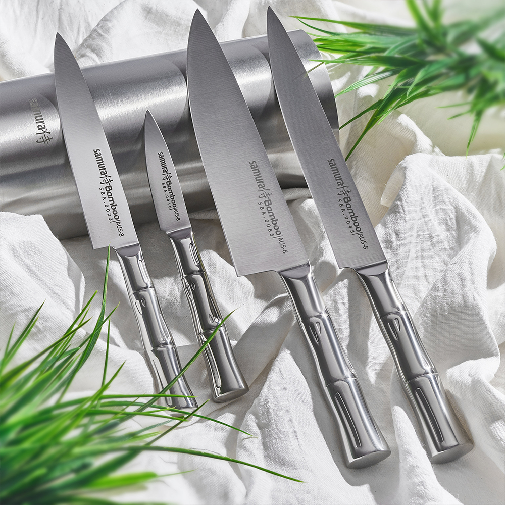 Samura BAMBOO Knife Block Set with 4 Kitchen Knives: Paring Knife, Utility Knife, Slicing Knife, Chef’s Knife, Brush Block