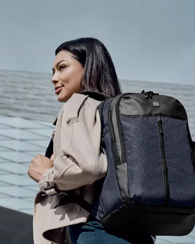 Victorinox Altmont Original Vertical-Zip 17" Laptop Backpack