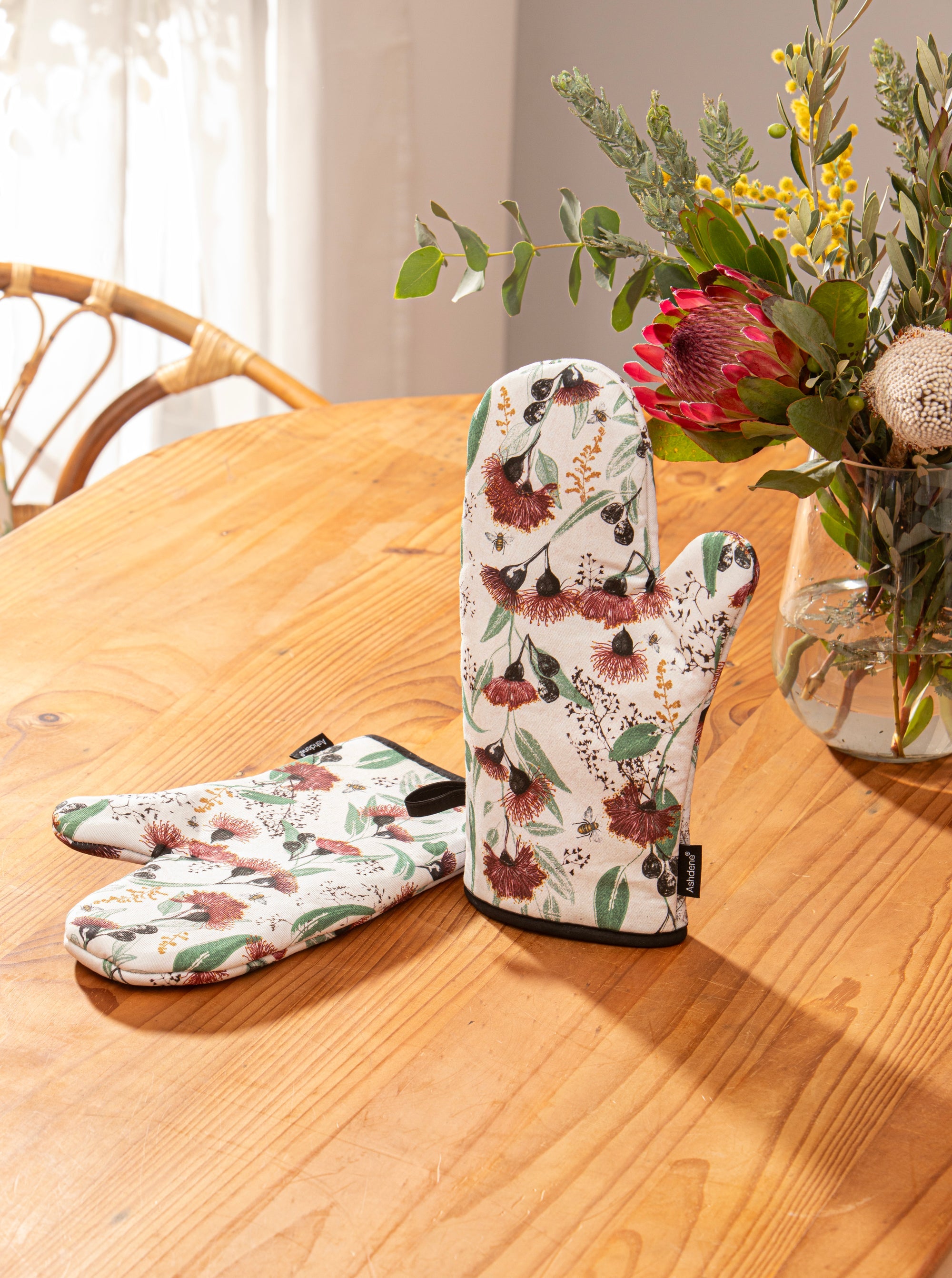 Ashdene Trudy's Garden Silver Princess 2pk Oven Mitt