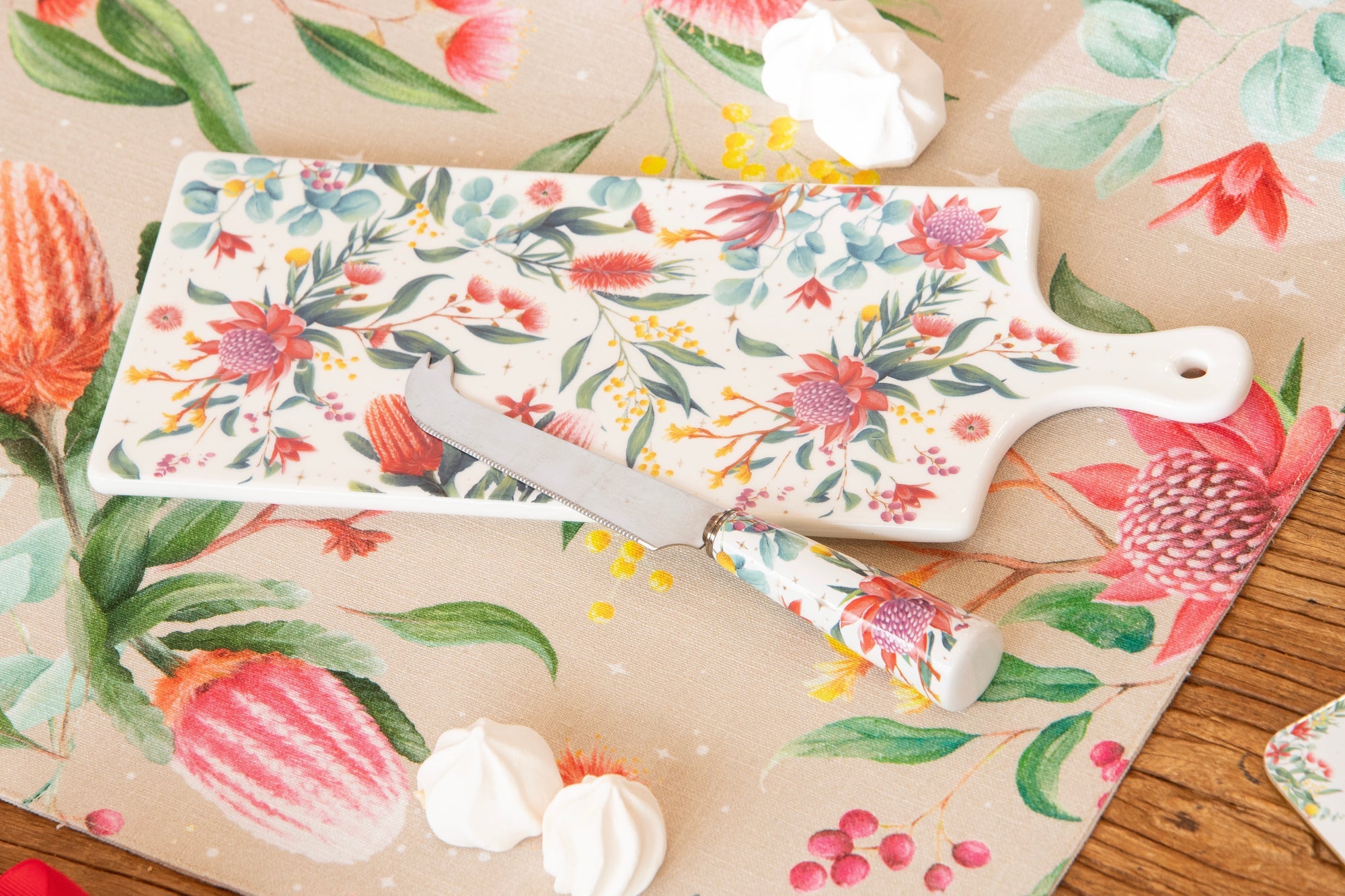Ashdene Twinkling Blooms Platter & Cheese Knife Set