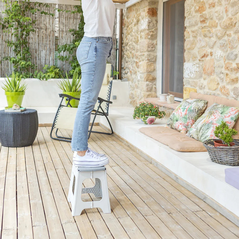 Vigar Compact Foldable 32cm Stool