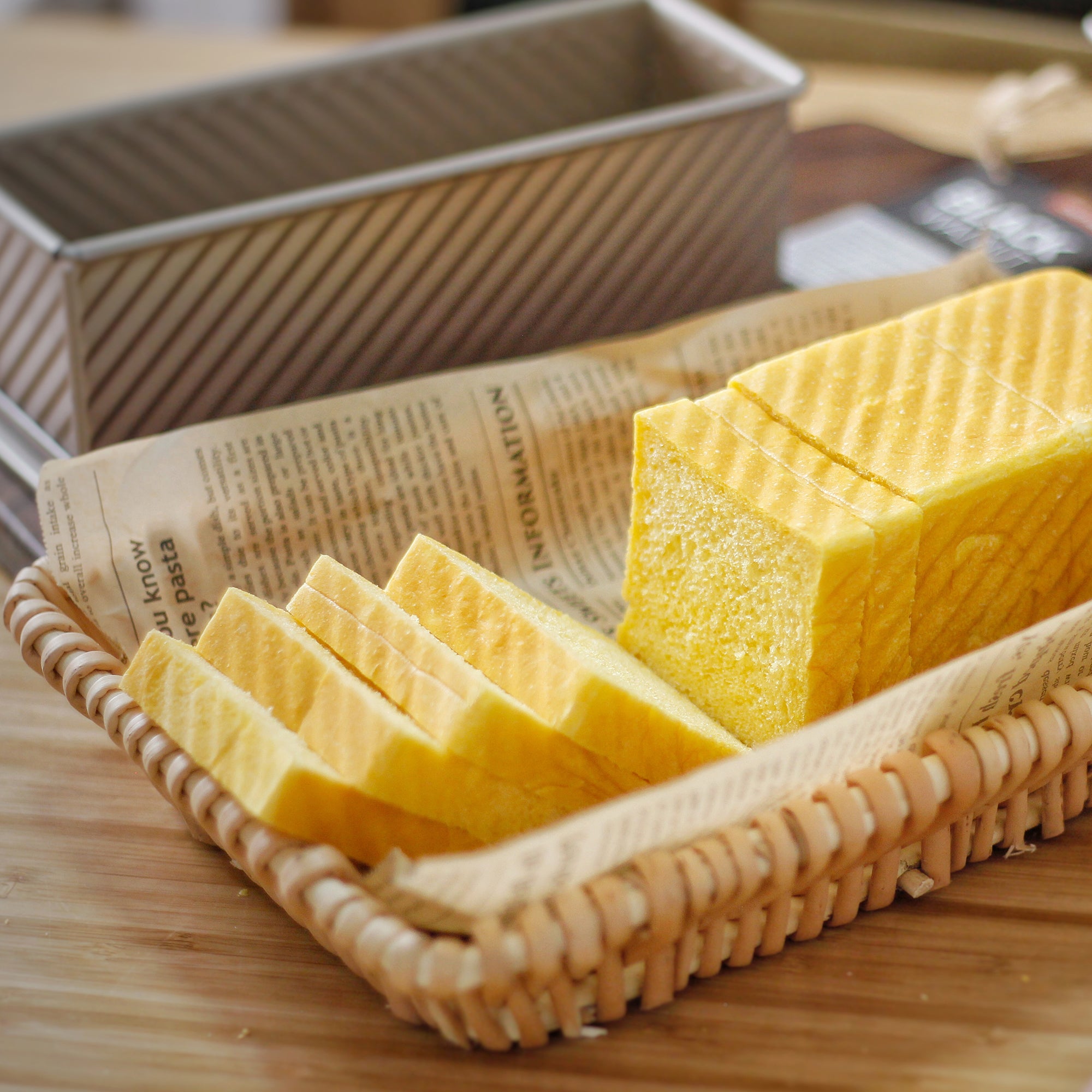 CHEFMADE Corrugated Loaf Pan with Lid 300g 22cm (WK9404)