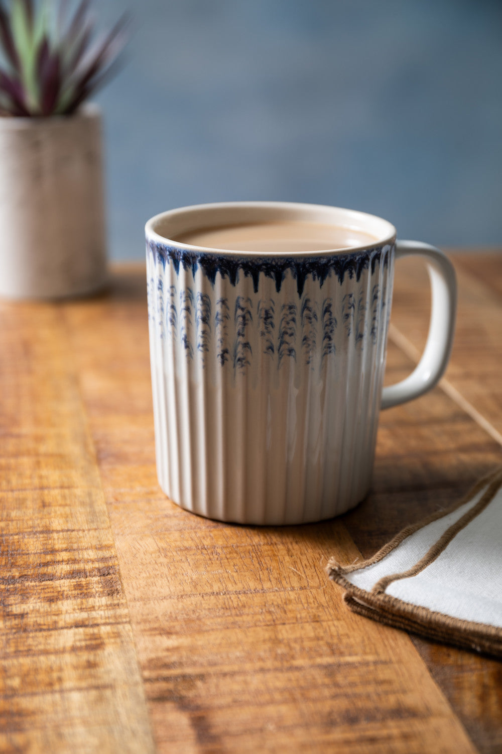 Mikasa Stoneware Mug 410ml (Blue Textured)