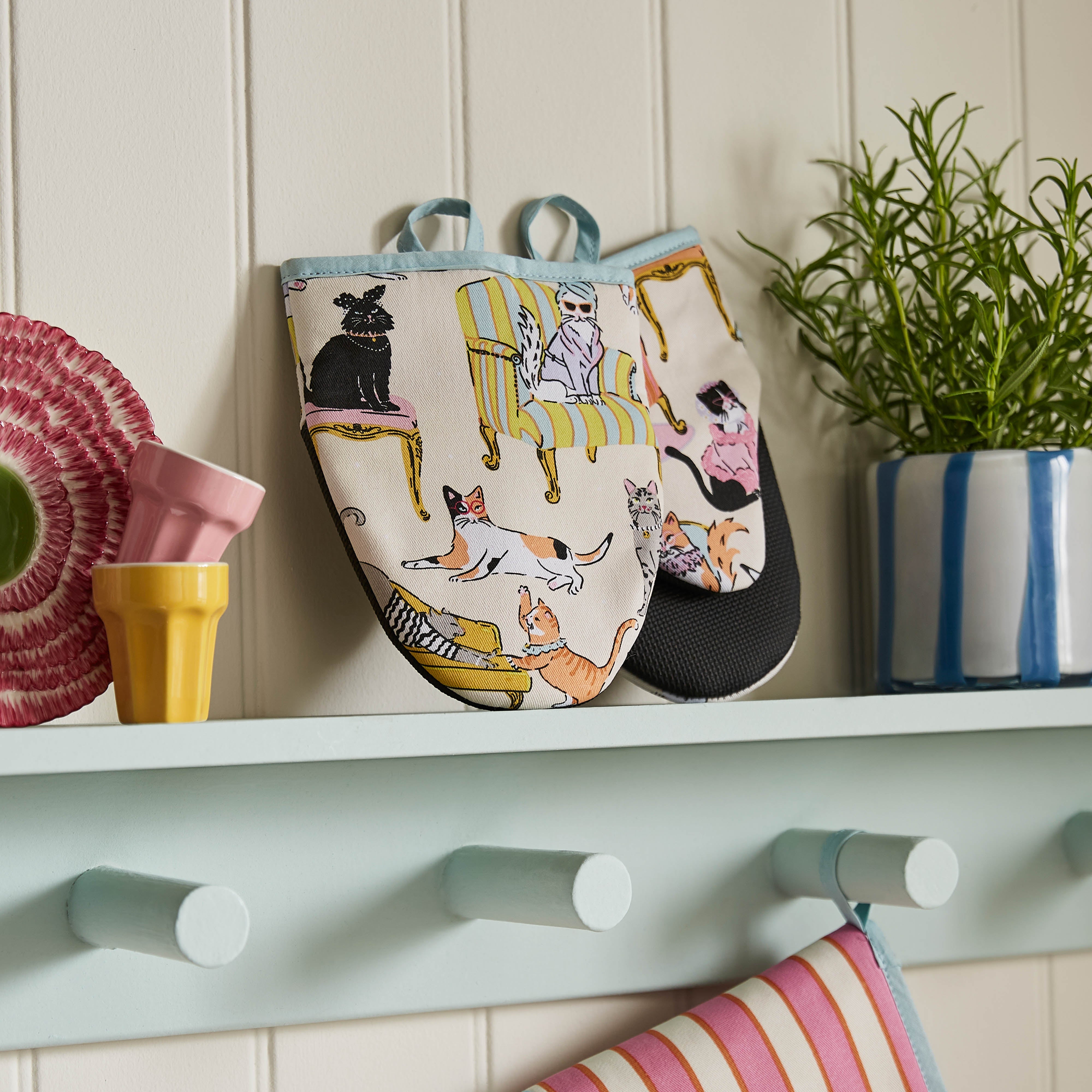 Ulster Weavers Cool Cats Microwave Mitts Multi-Coloured