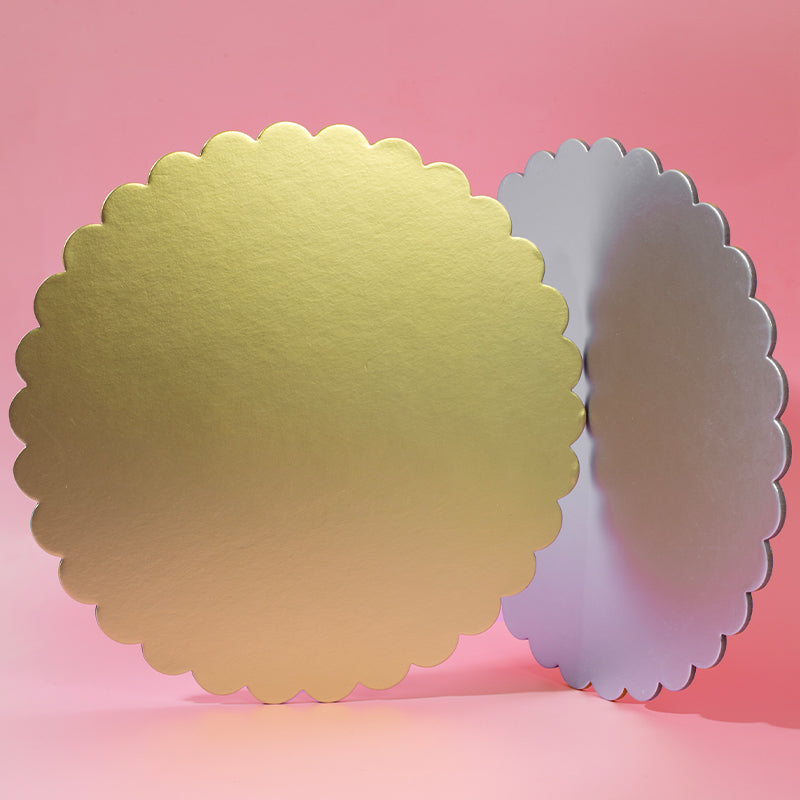 Papyrus Cake Board Scalloped Gold 10in