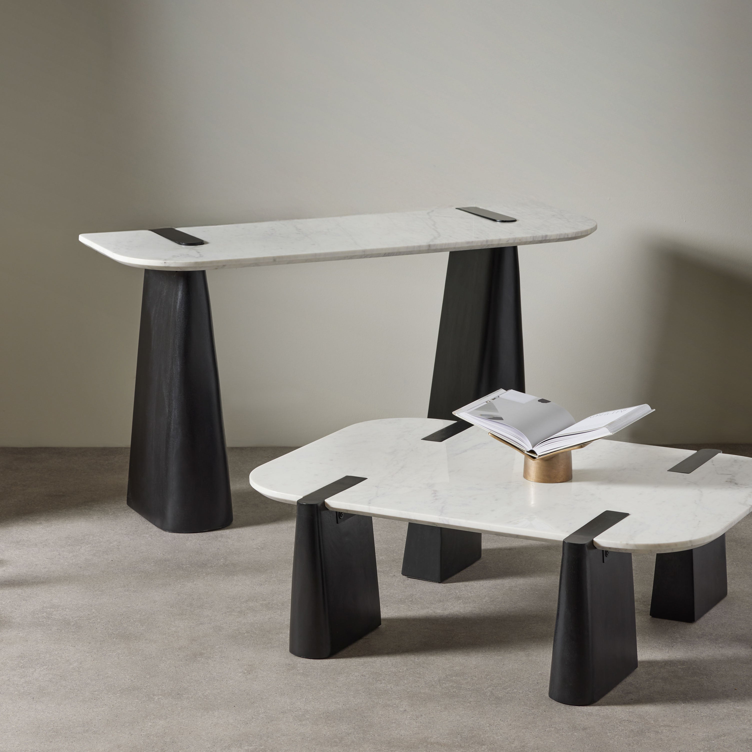 Grand Designs Dray Console Black & White