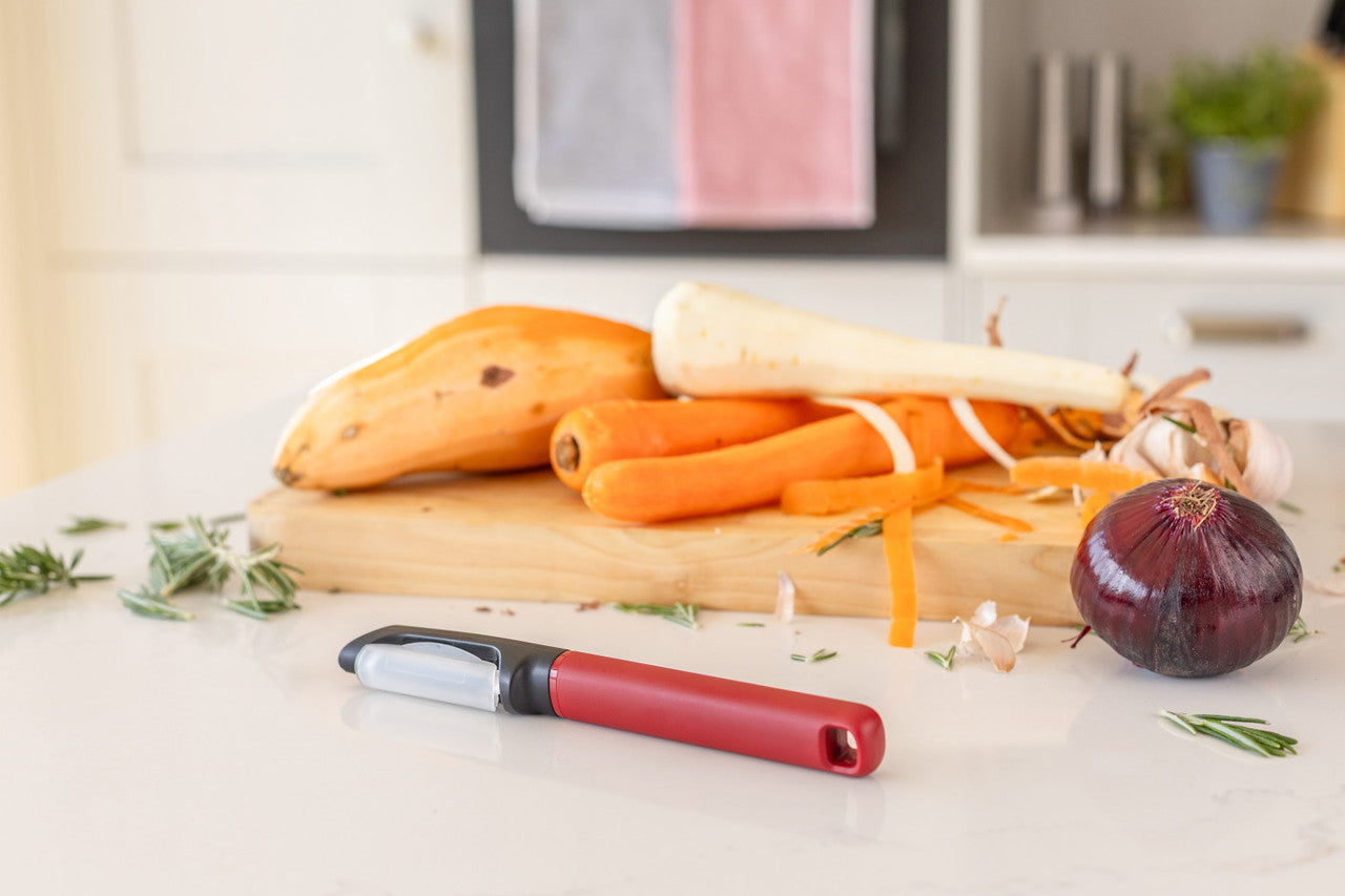 KitchenAid Euro Peeler 20cm (Empire Red)
