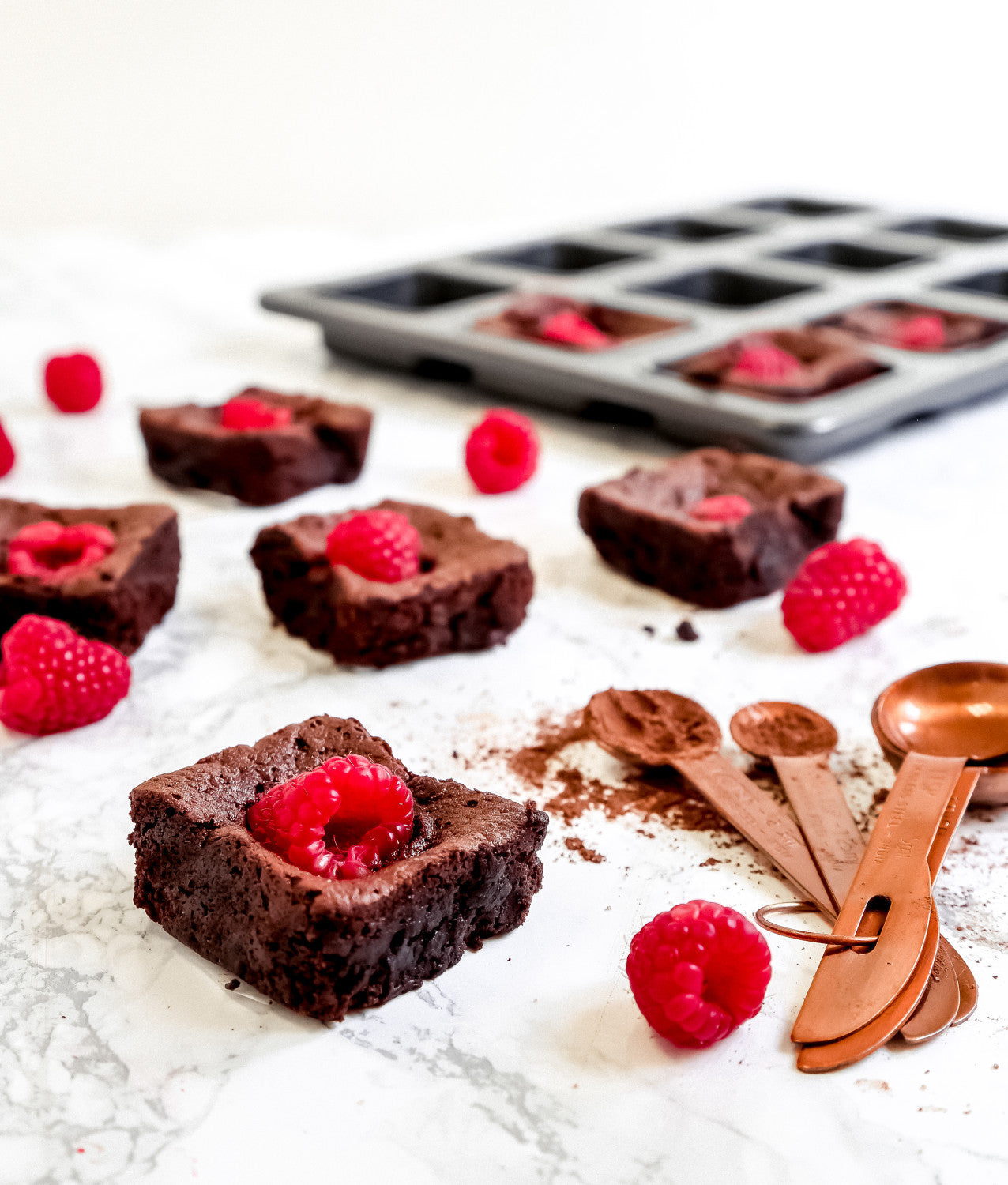 MasterCraft Non Stick 12 Cup Square Brownie Pan