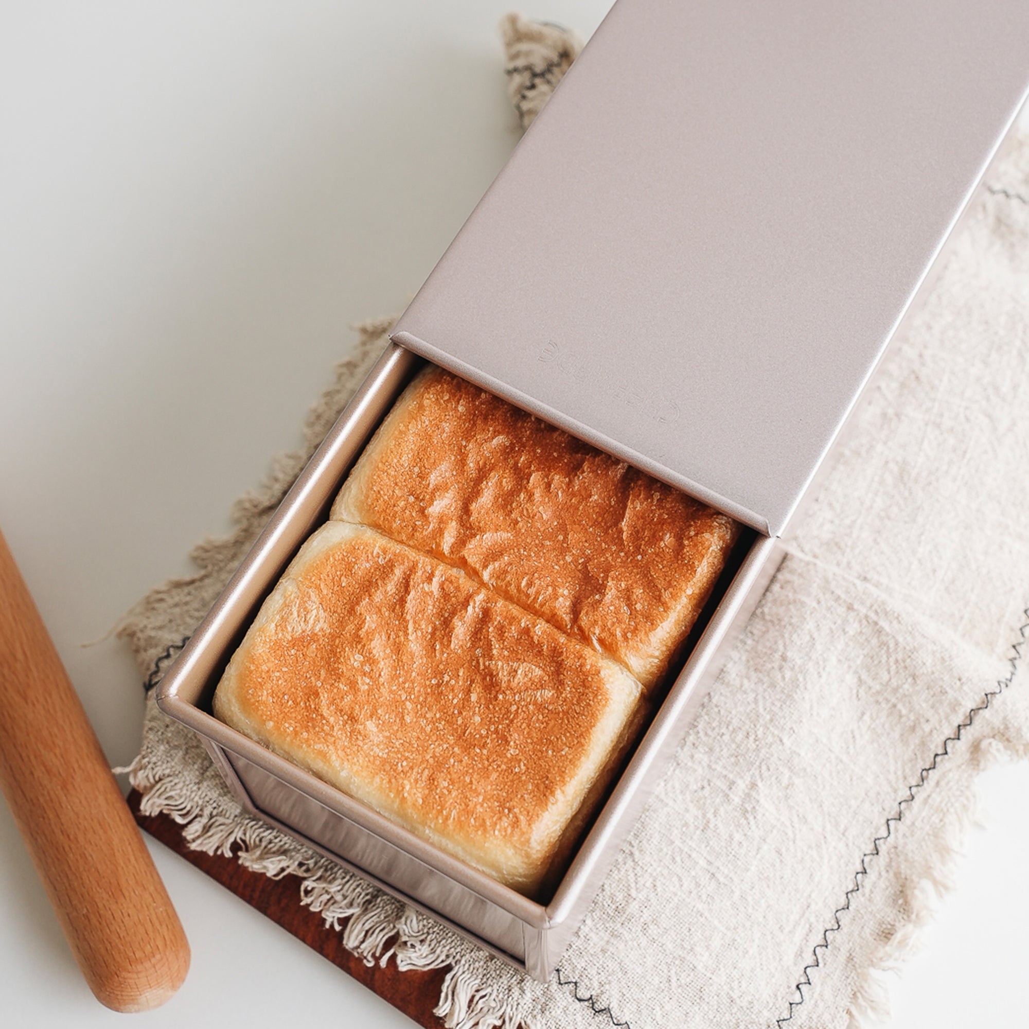 CHEFMADE Loaf Pan with Lid 1.2kg 39cm (CM6011)