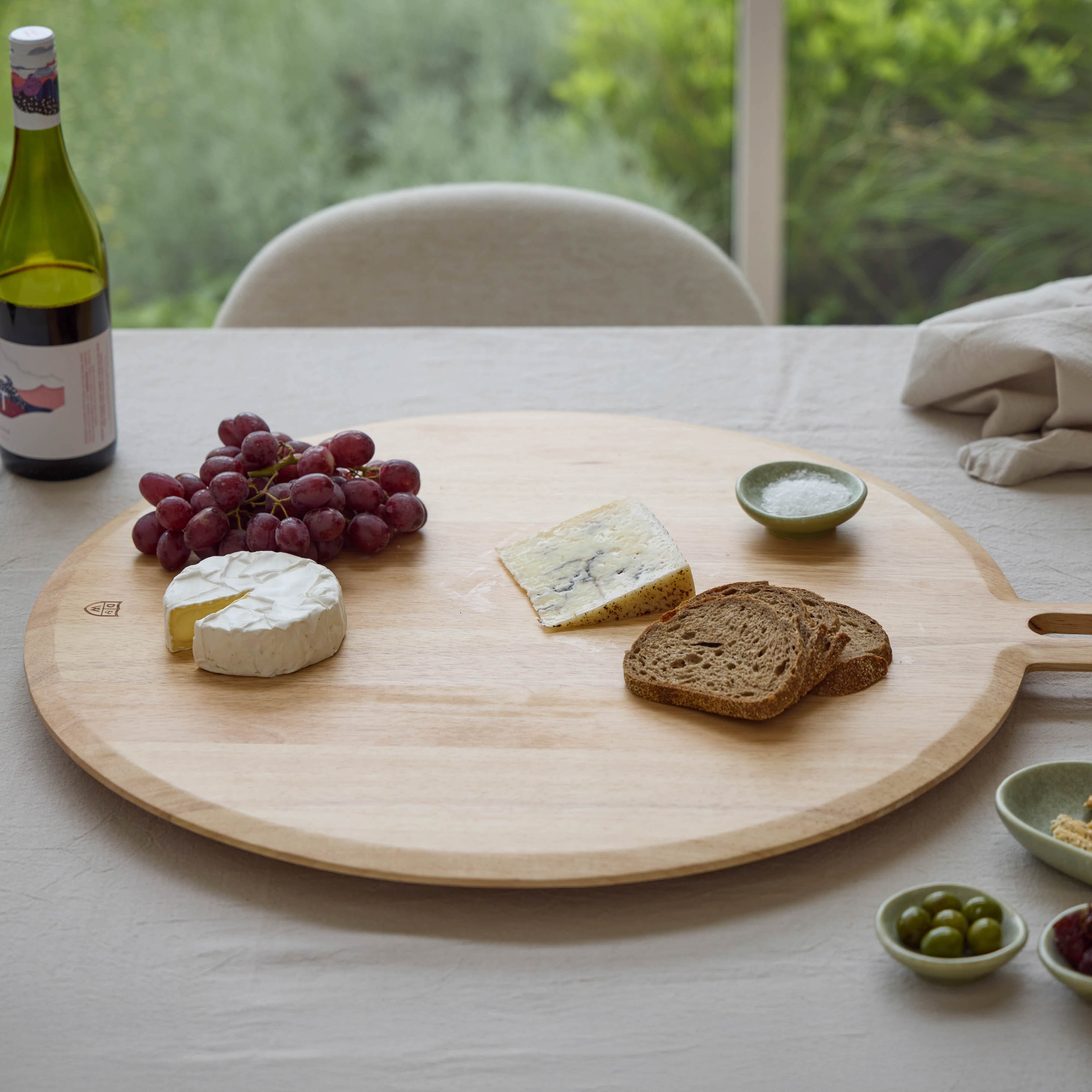 Davis & Waddell Harvest Raised Round Grazing Board 60cm Natural