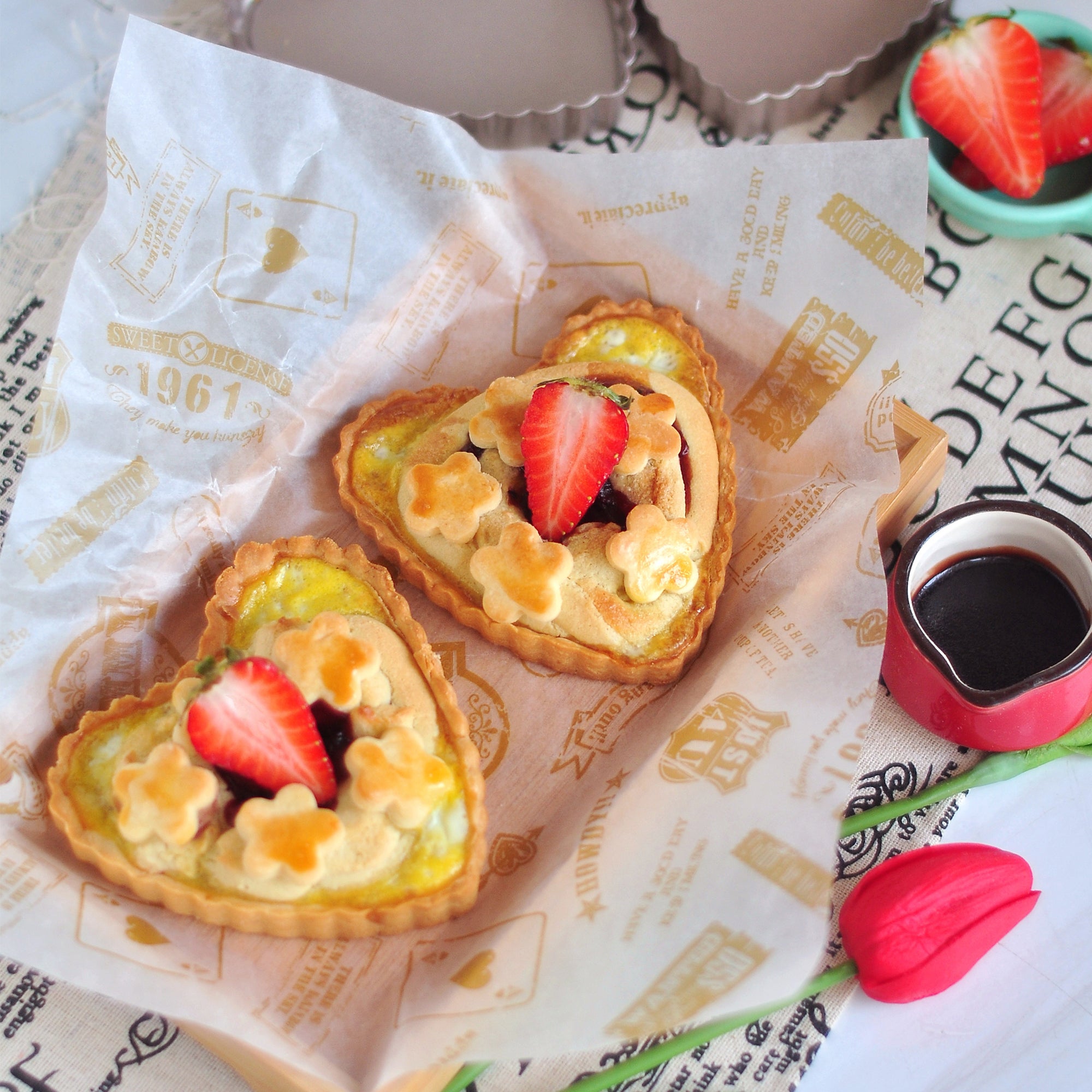 CHEFMADE Mini Heart Tart Pan with Loose Base Set of 4 (WK9025-4)