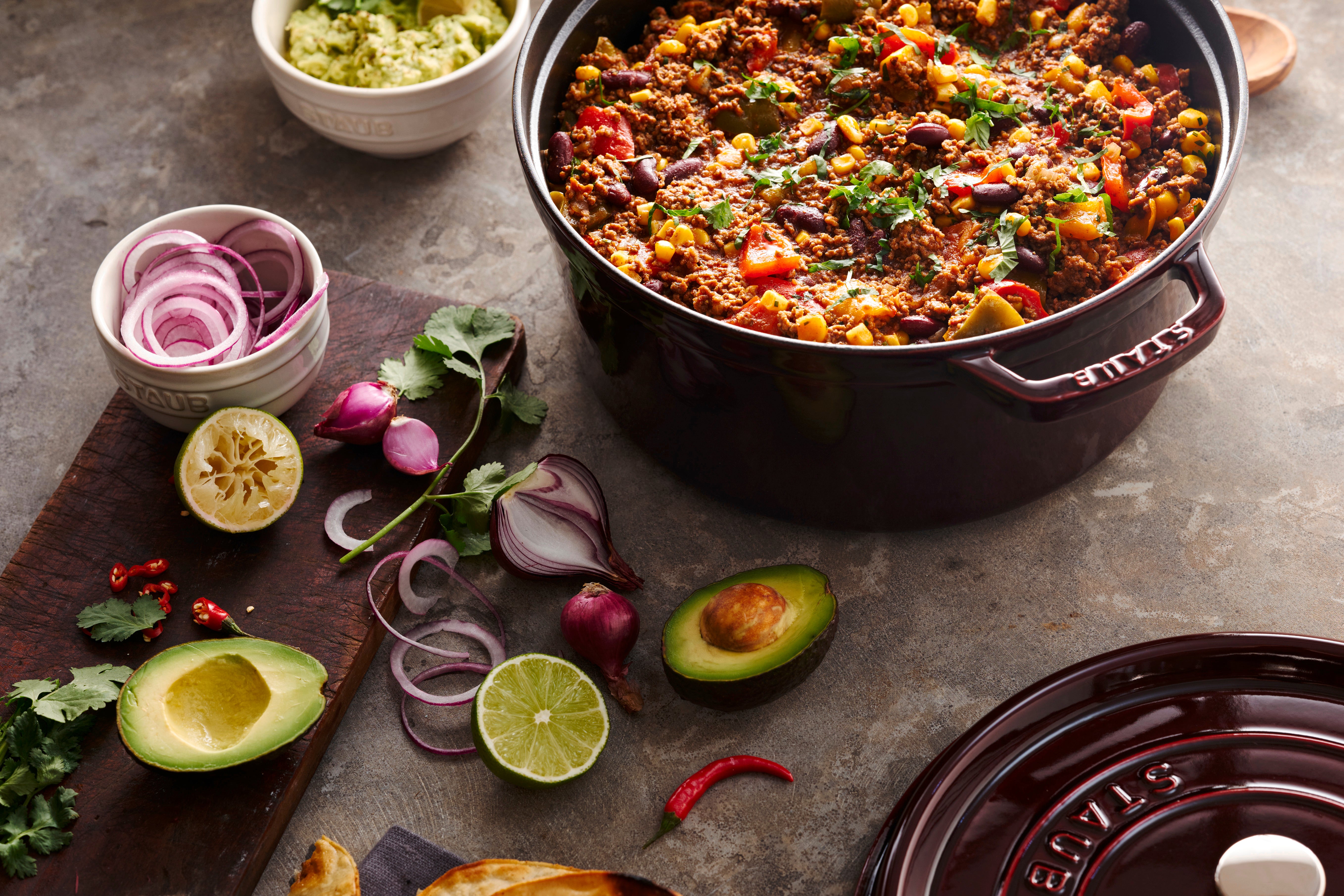 Staub Round Cocotte - 28cm Grenadine