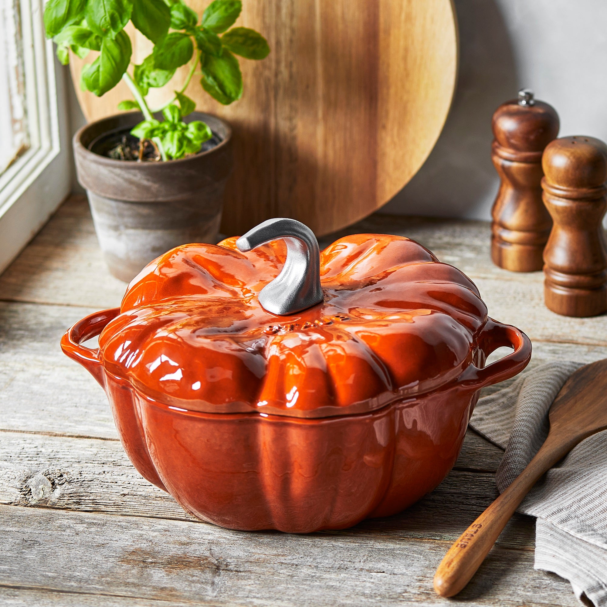 Staub Pumpkin Cocotte - 24cm Cinnamon