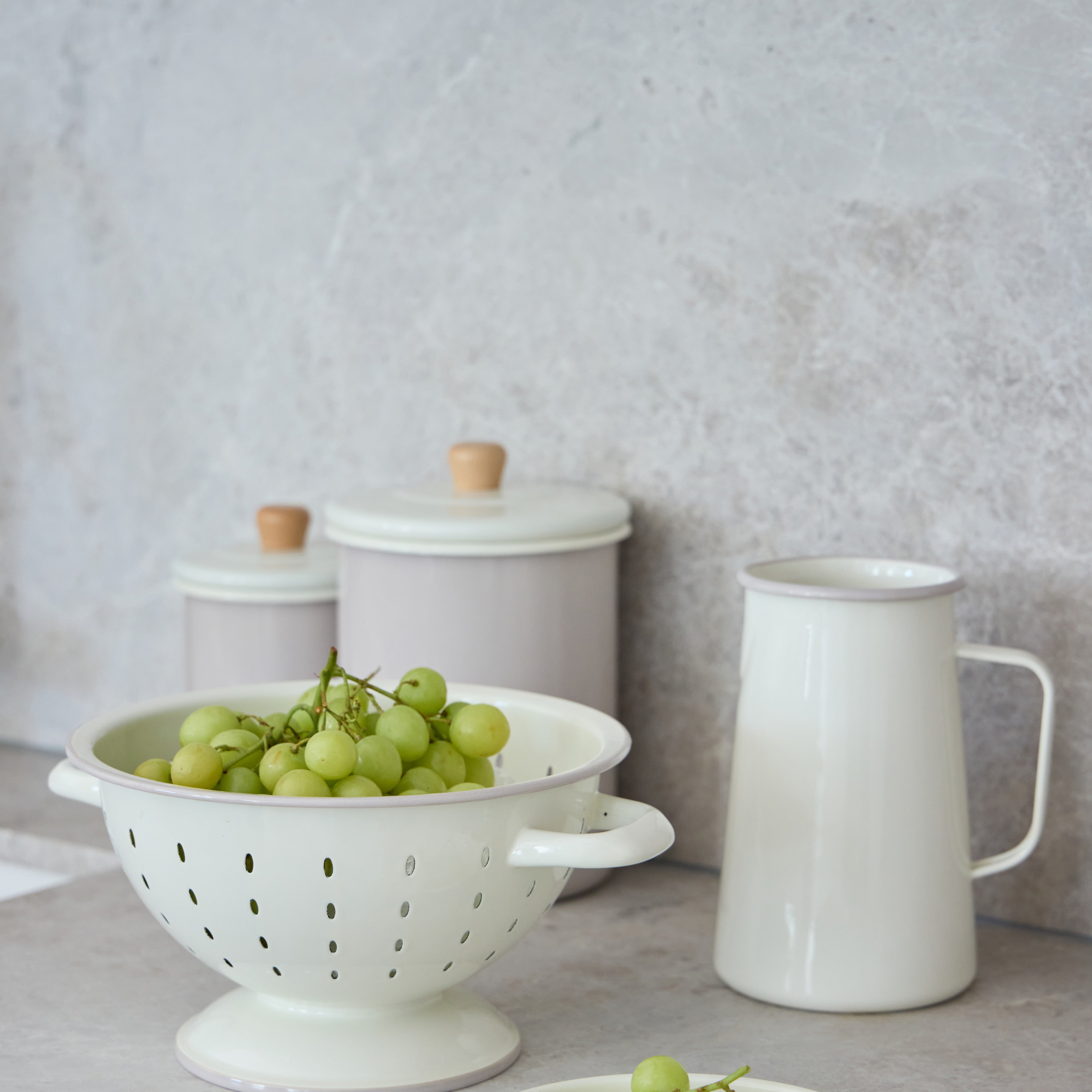 Davis & Waddell Daylesford Enamel Colander Cream