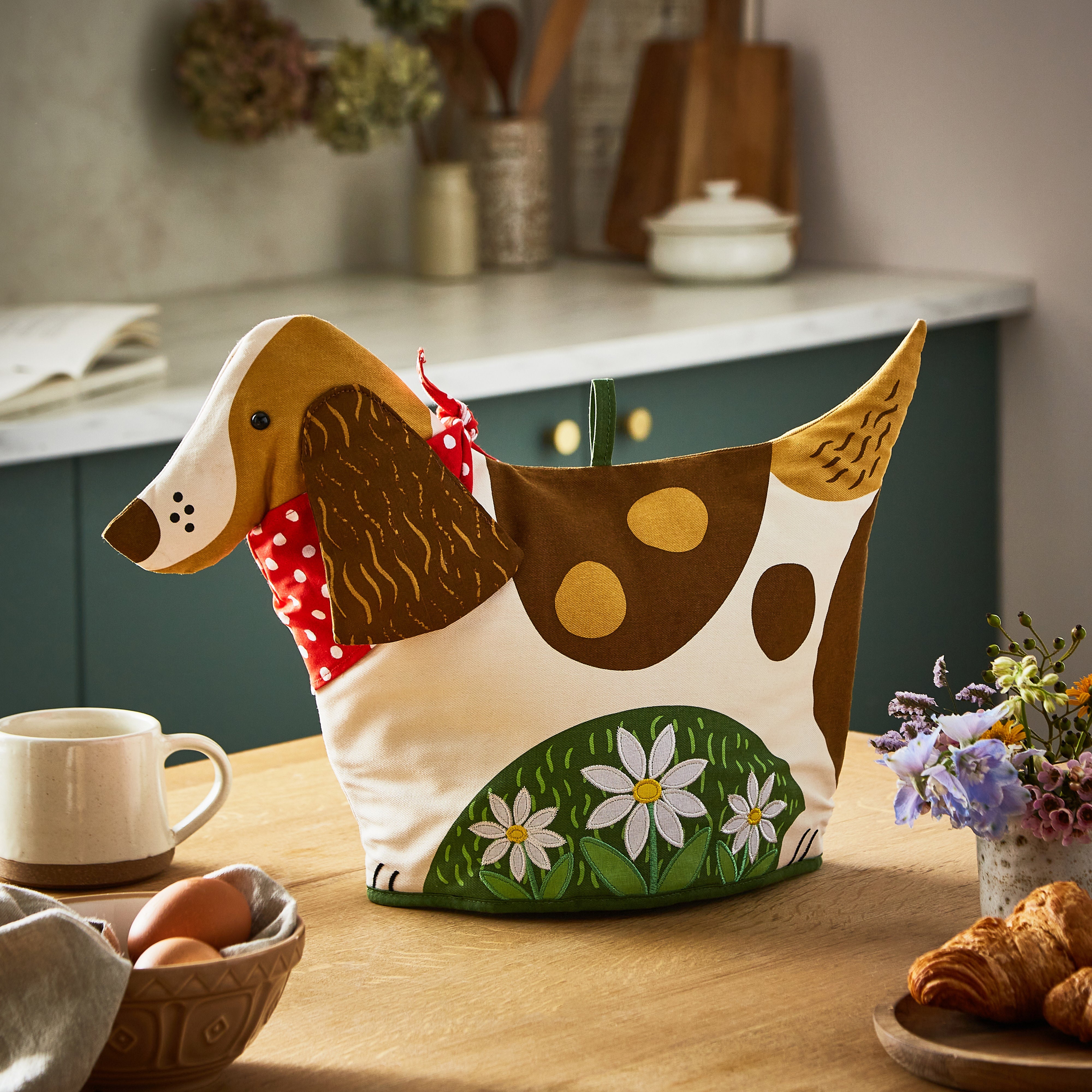 Ulster Weavers Daisy Dog Shaped Tea Cosy Brown