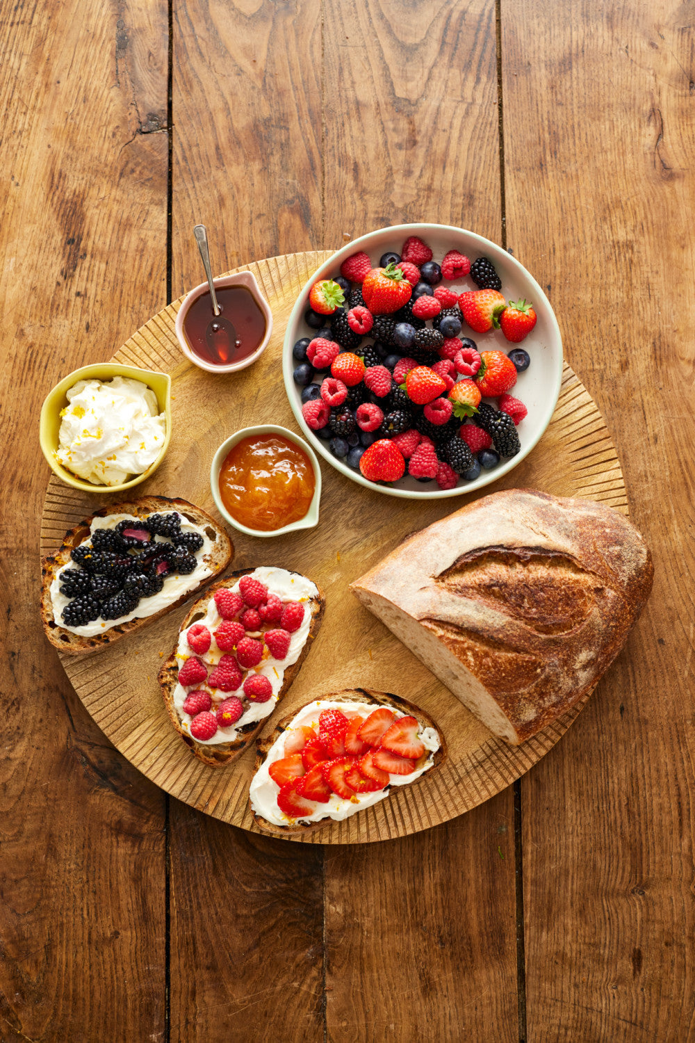 Jamie Oliver Big Love Mango Wood All-Rounder Board 48cm
