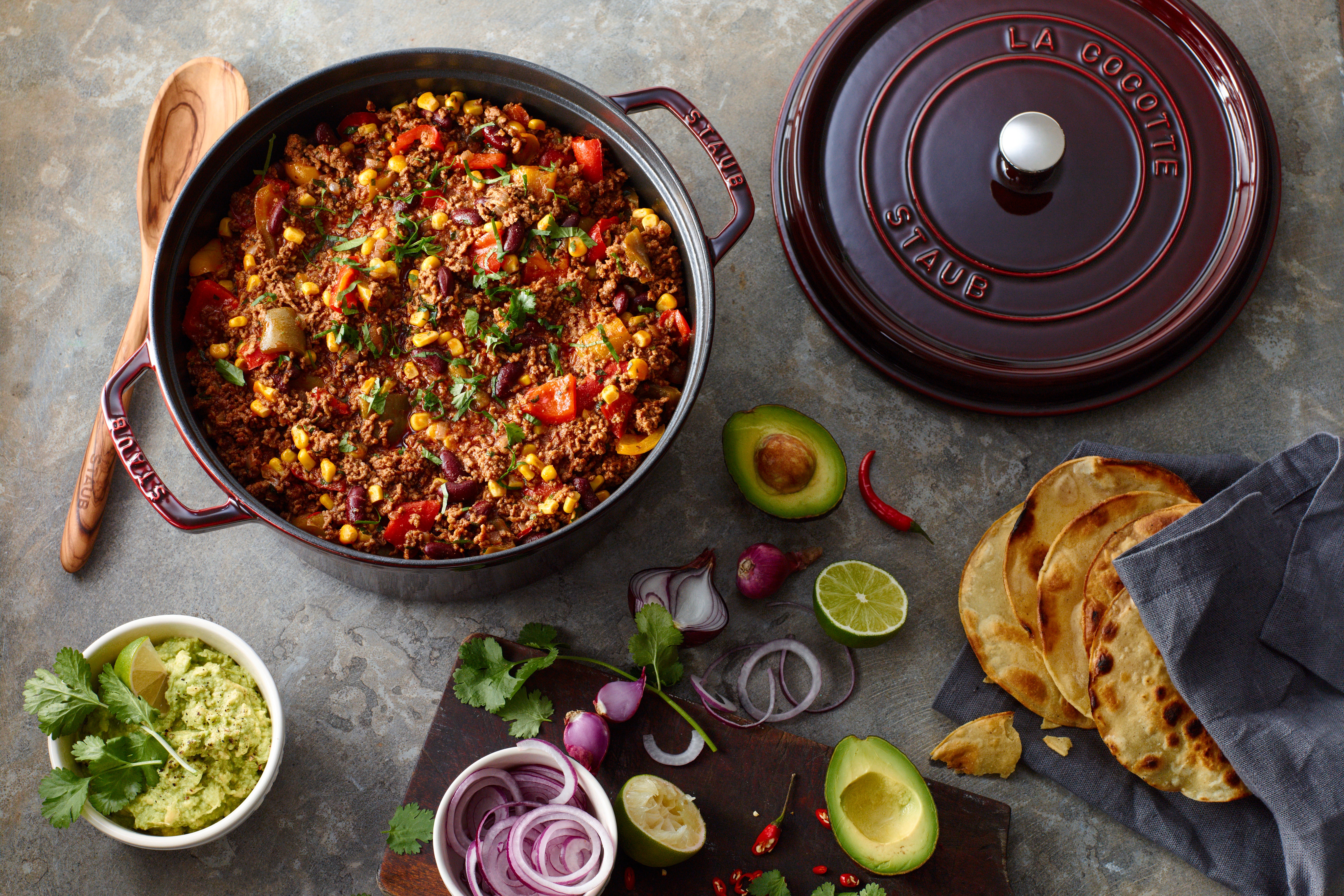 Staub Round Cocotte - 28cm Grenadine