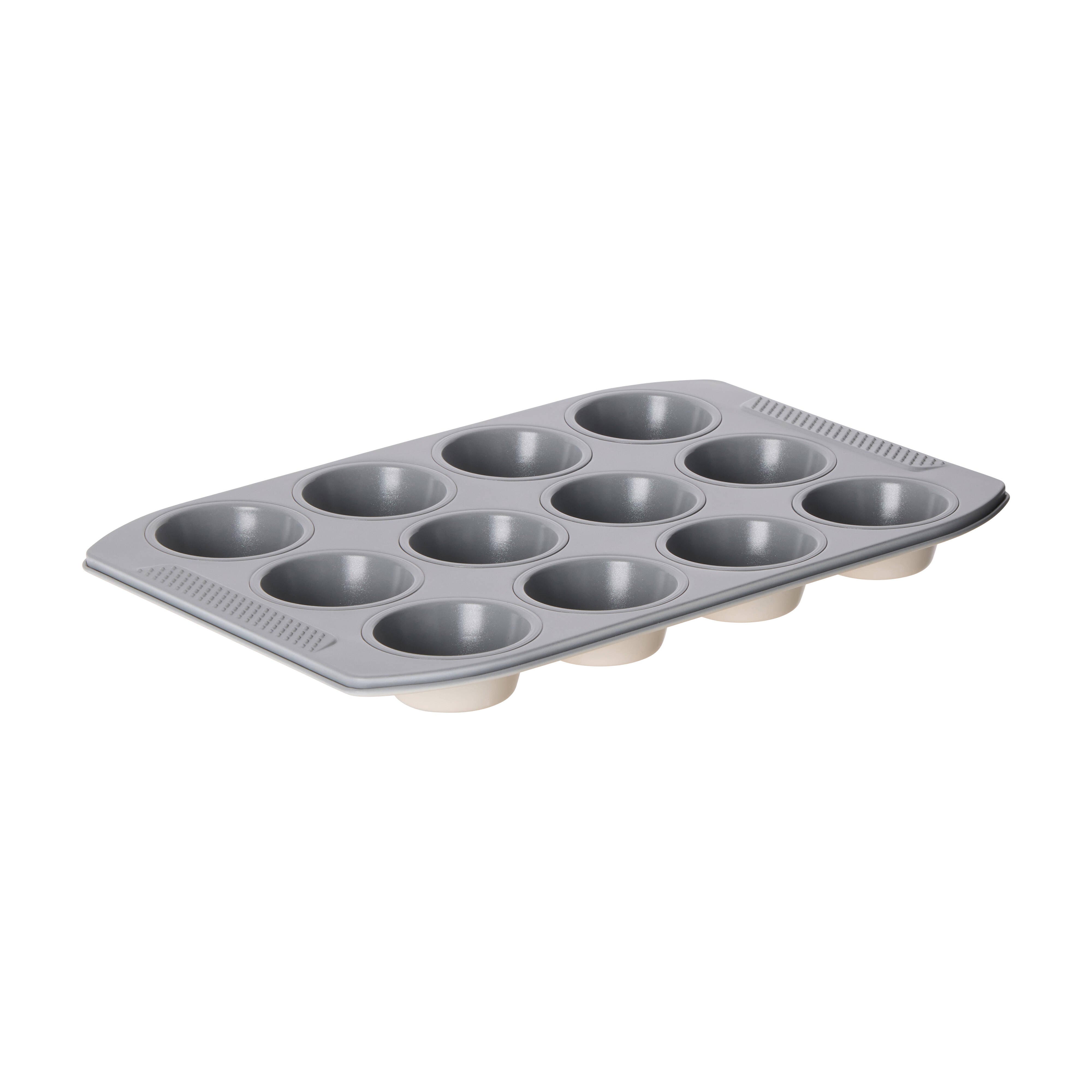 Davis & Waddell 12 Cup Muffin Pan Cream