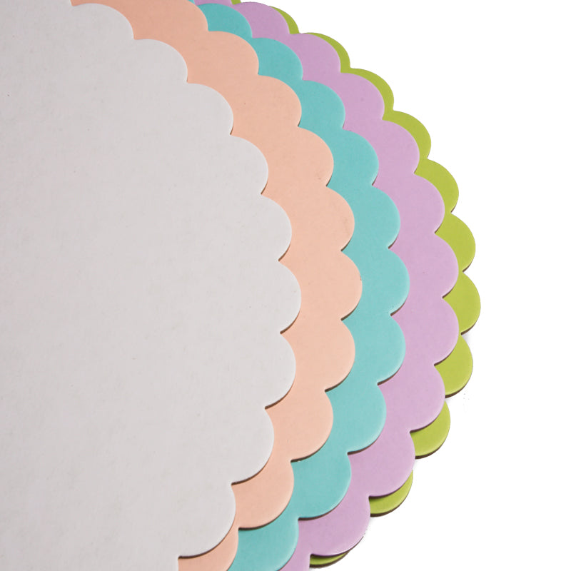 Papyrus Cake Board Scalloped White 10in