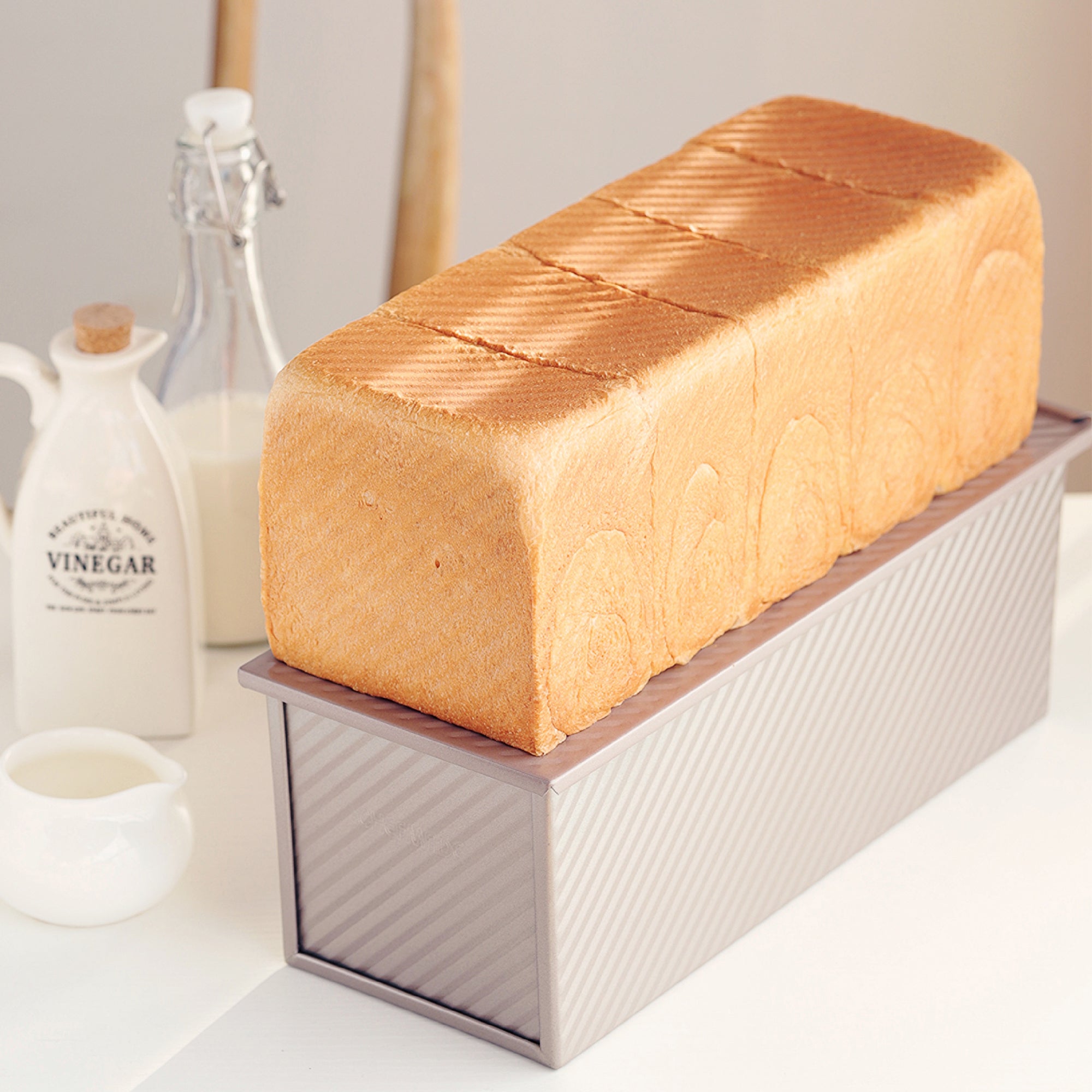 CHEFMADE Corrugated Loaf Pan with Lid 34cm 1kg (CM6005)