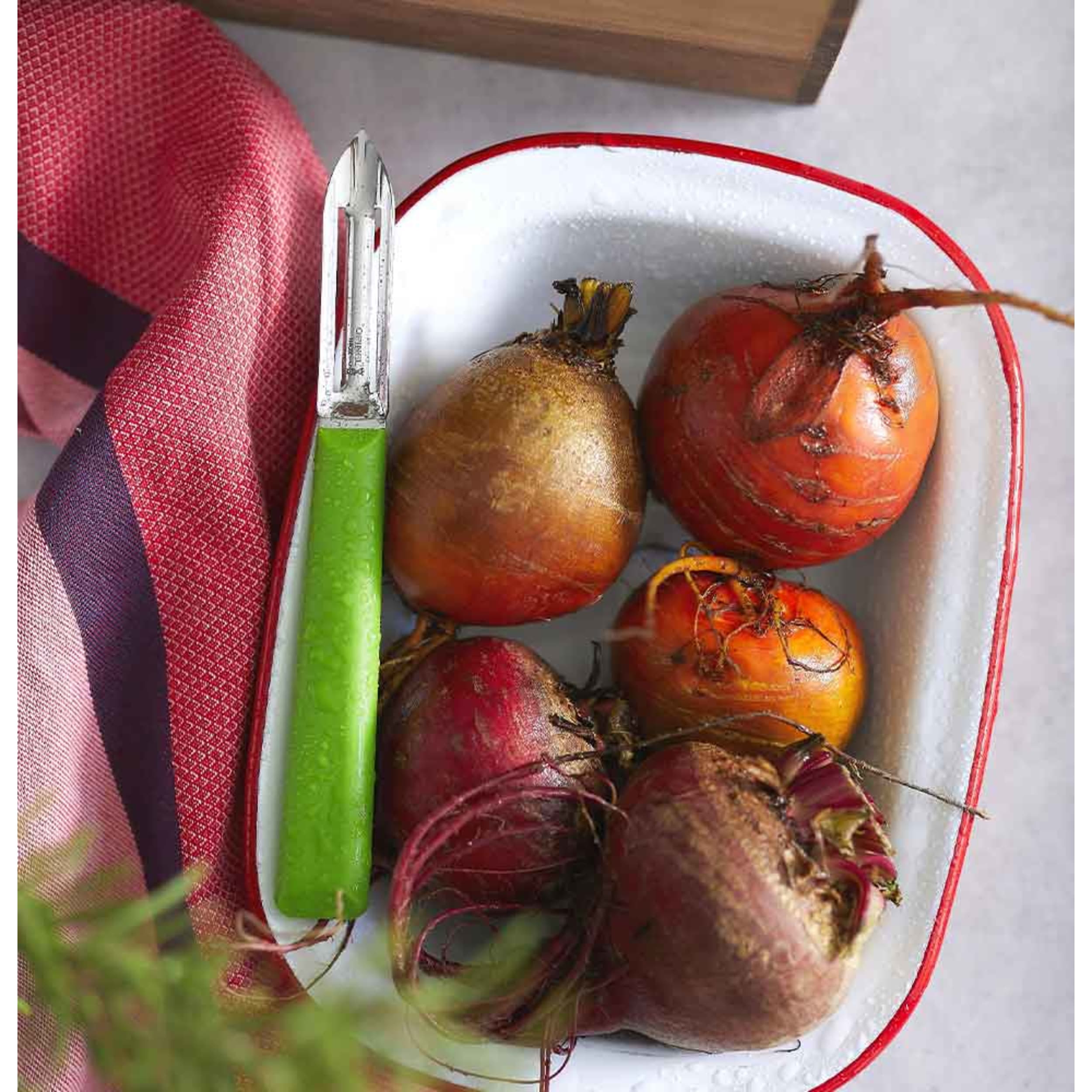 Opinel Les Essentiels Plus No.315 Peeler Red
