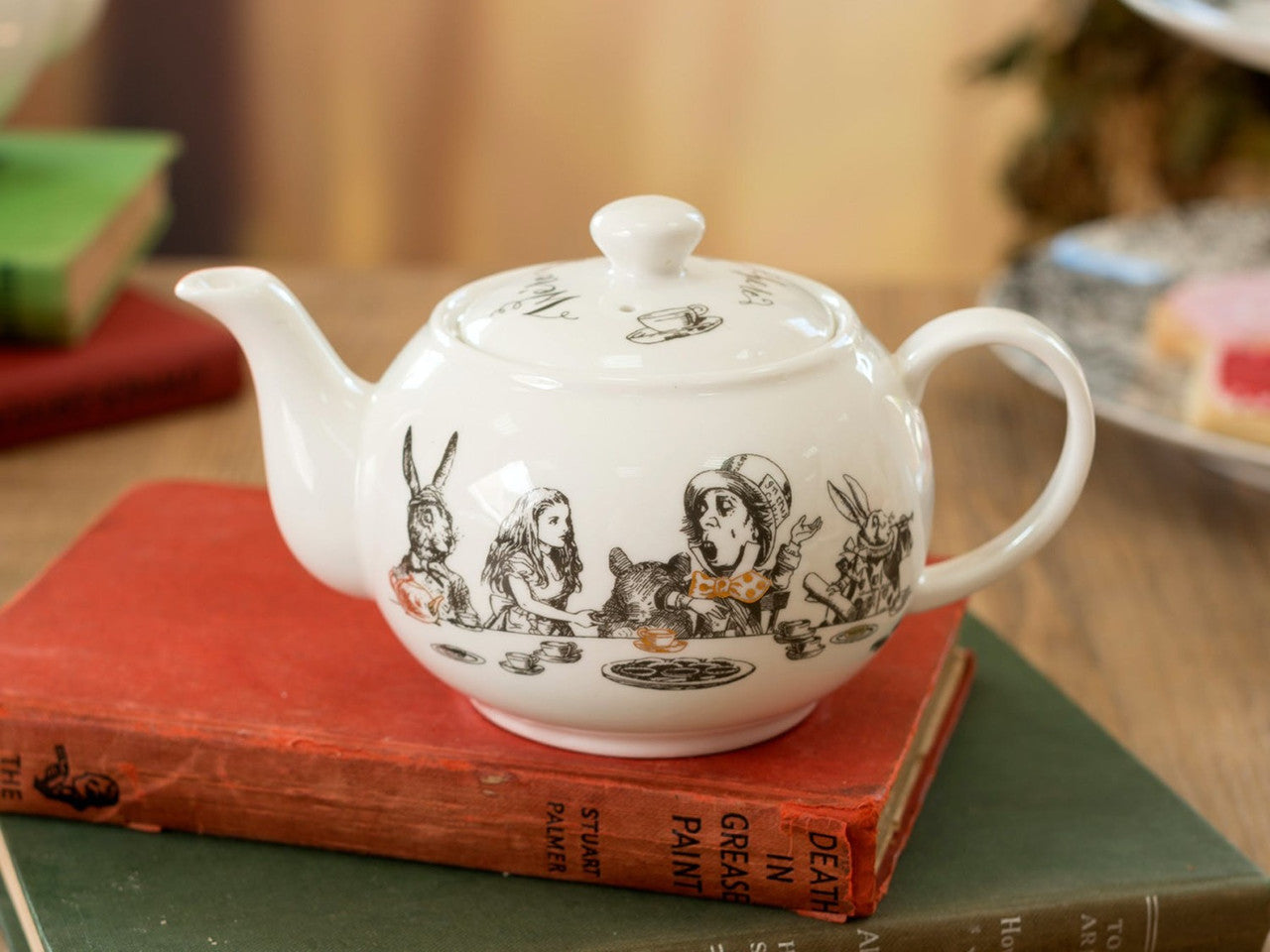 V&A Alice in Wonderland Mini Teapot 450ml
